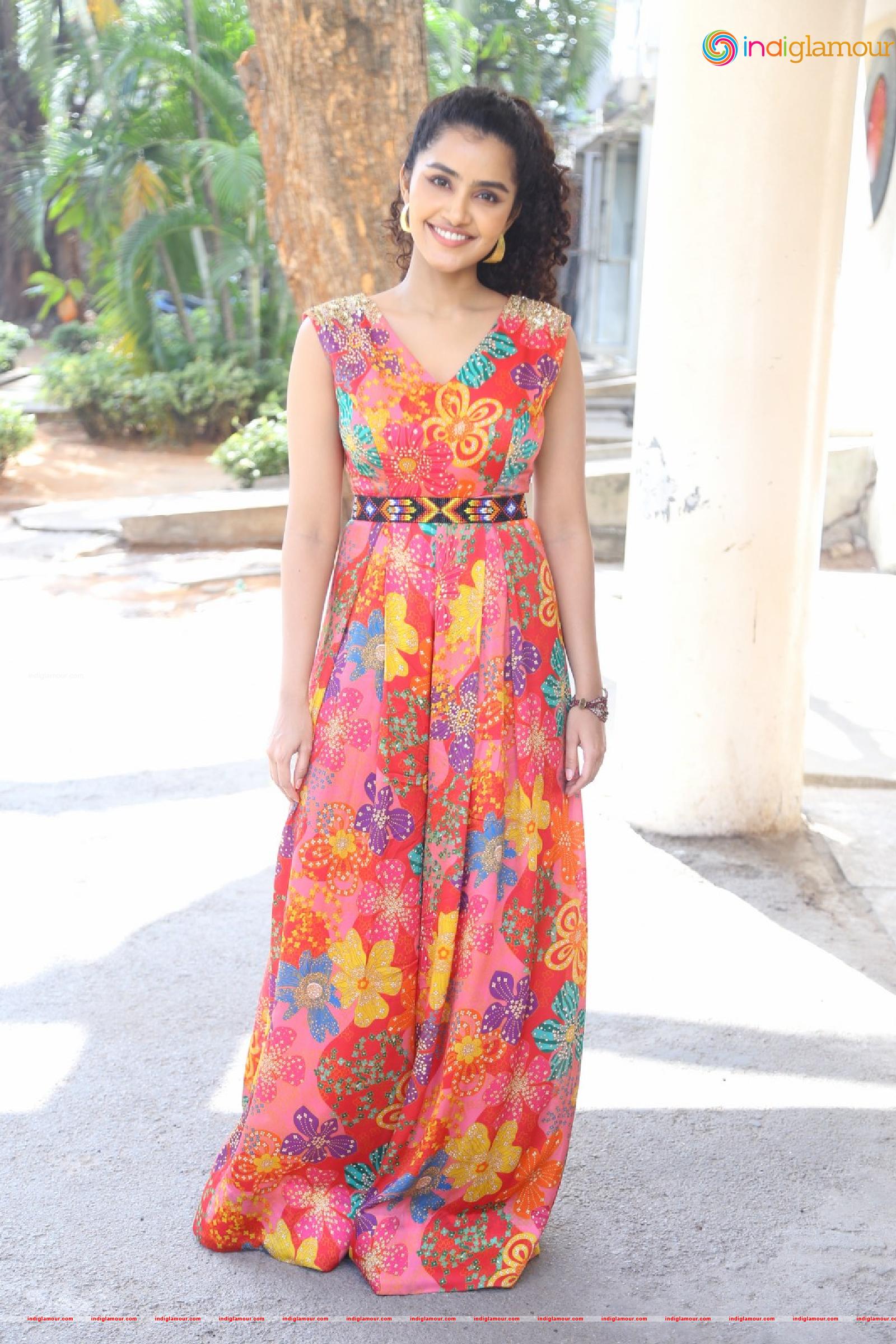 Anupama Parameswaran Actress hd photo