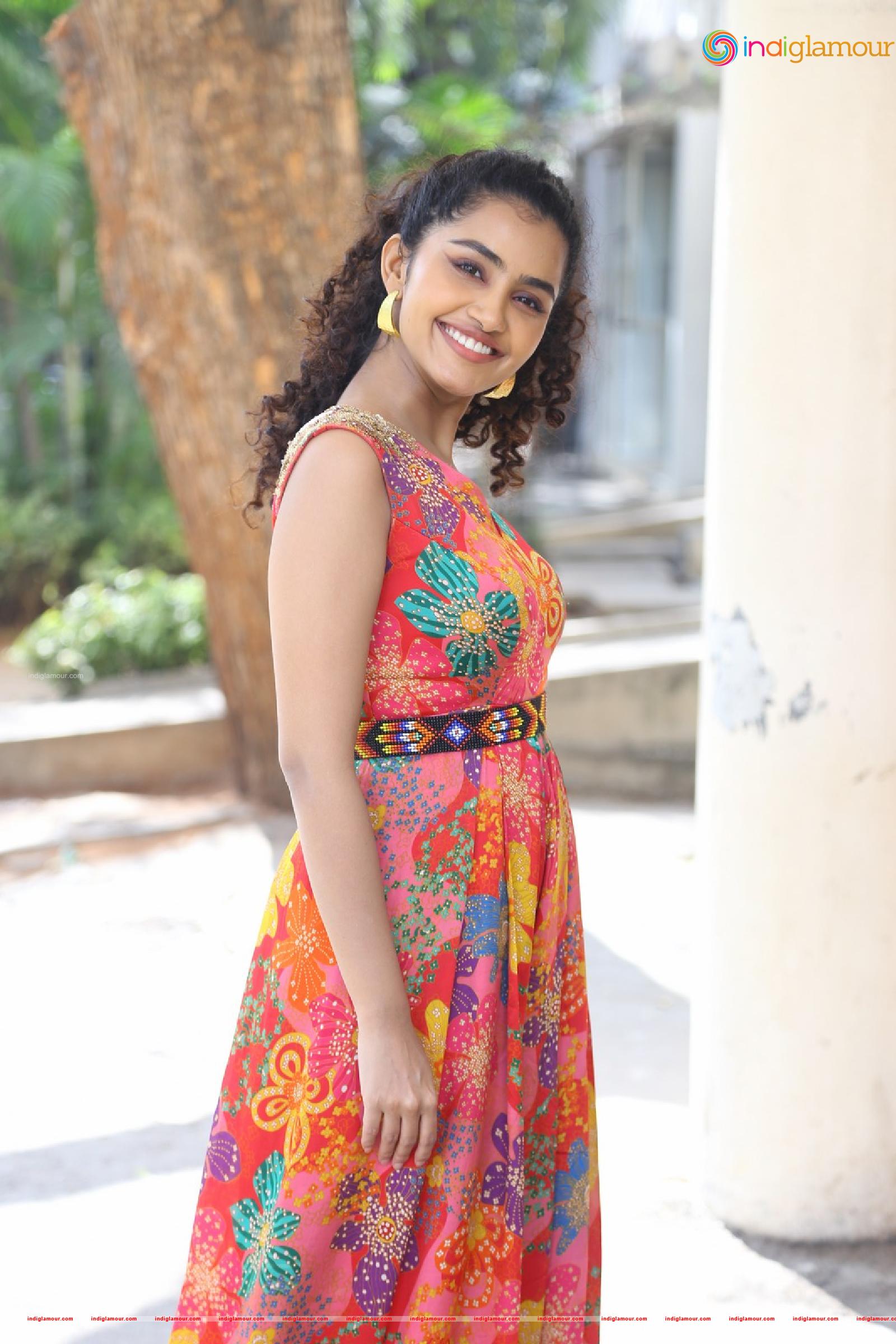 Anupama Parameswaran Actress hd photo