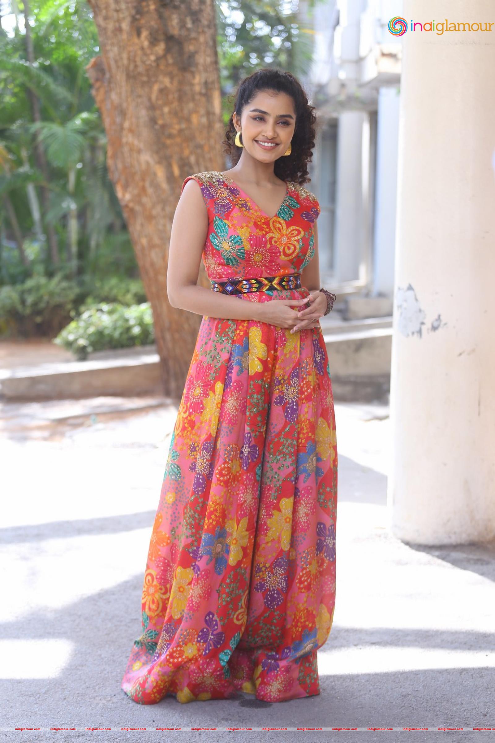 Anupama Parameswaran Actress hd photo