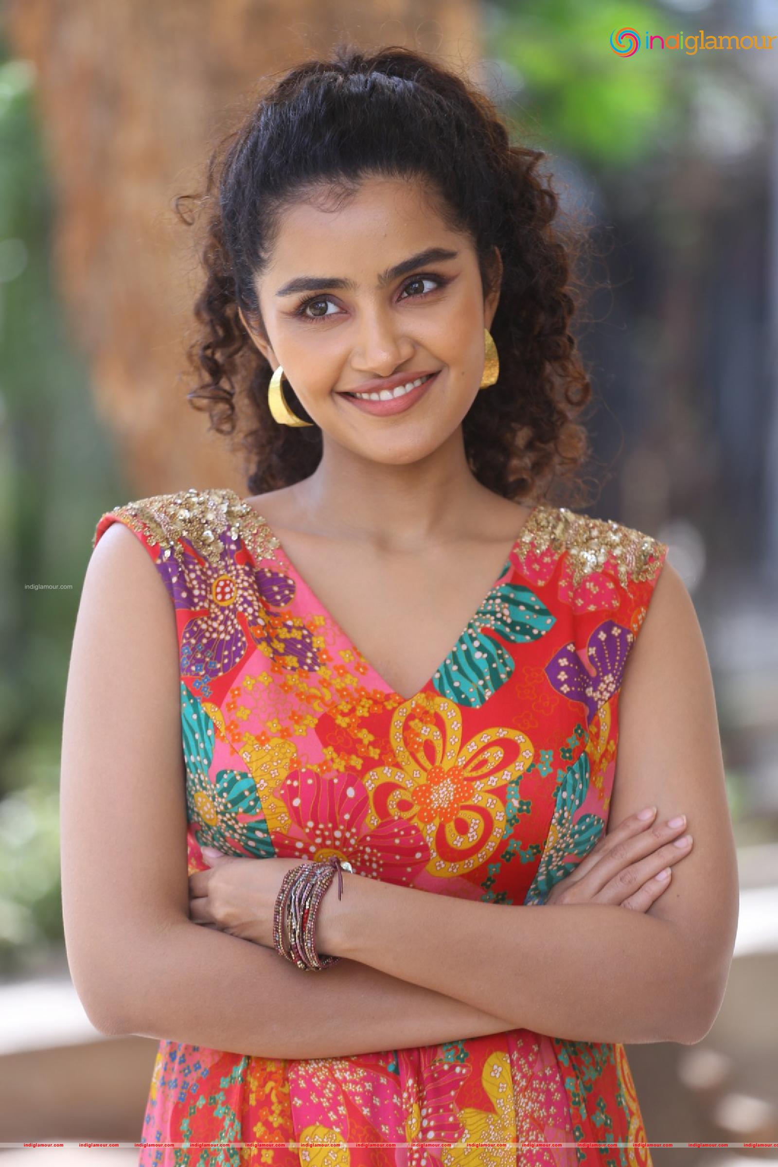 Anupama Parameswaran Actress hd photo