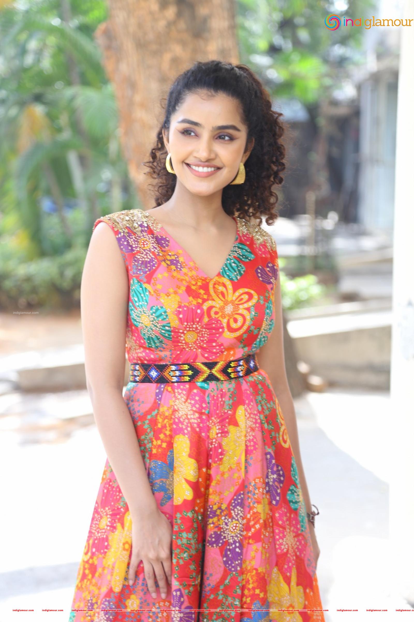 Anupama Parameswaran Actress hd photo