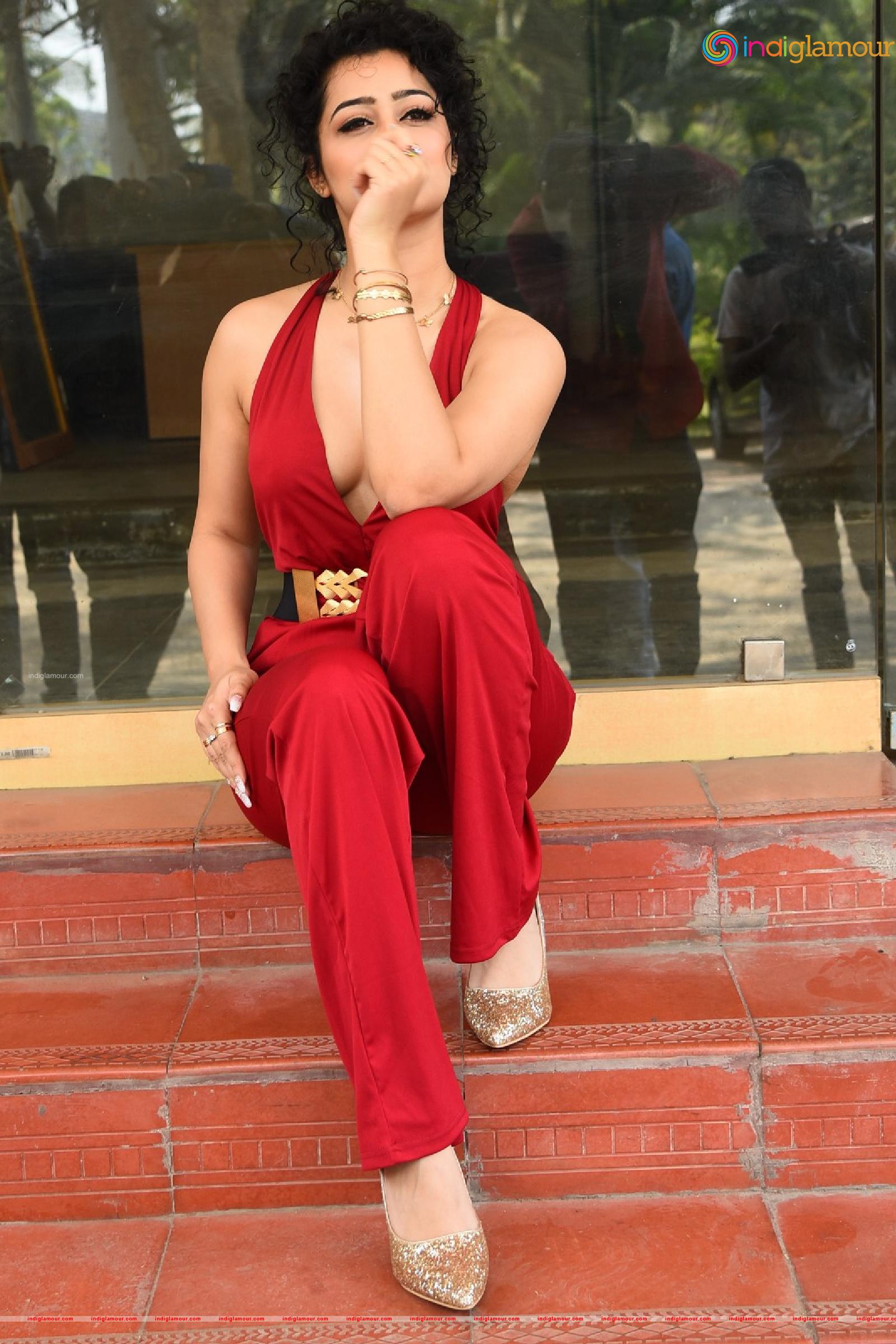 Apsara Rani Actress hd photo
