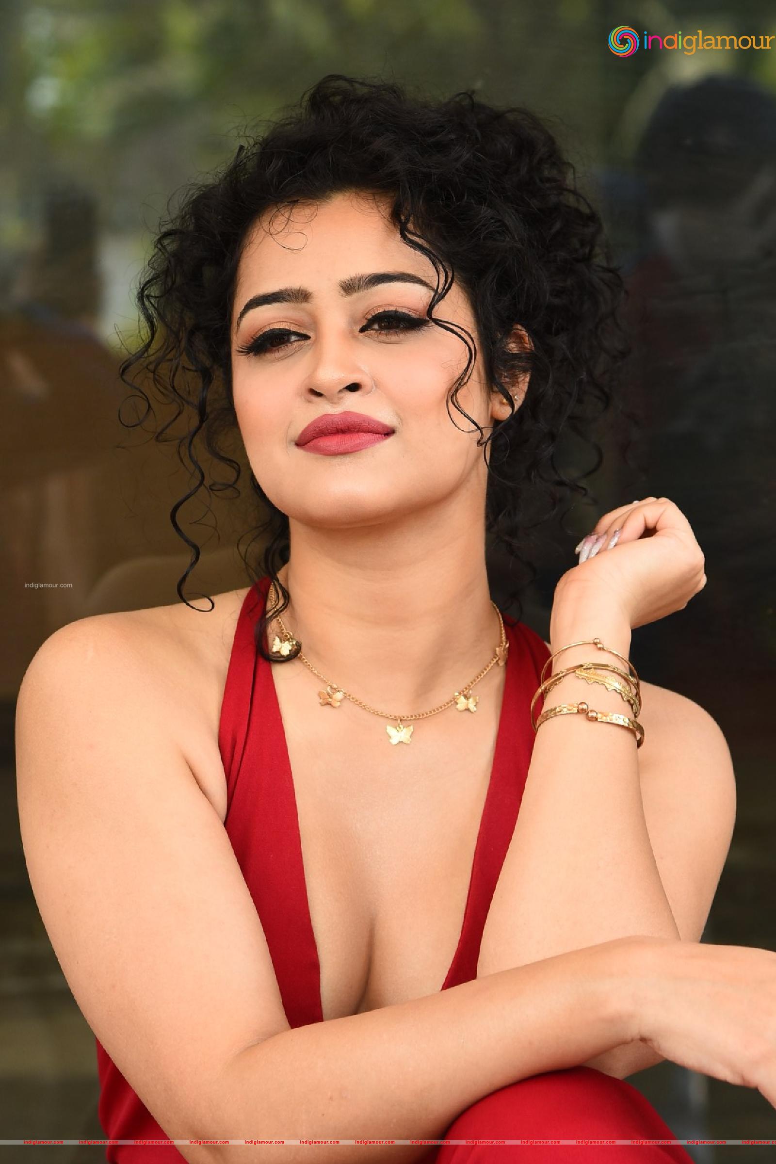 Apsara Rani Actress hd photo