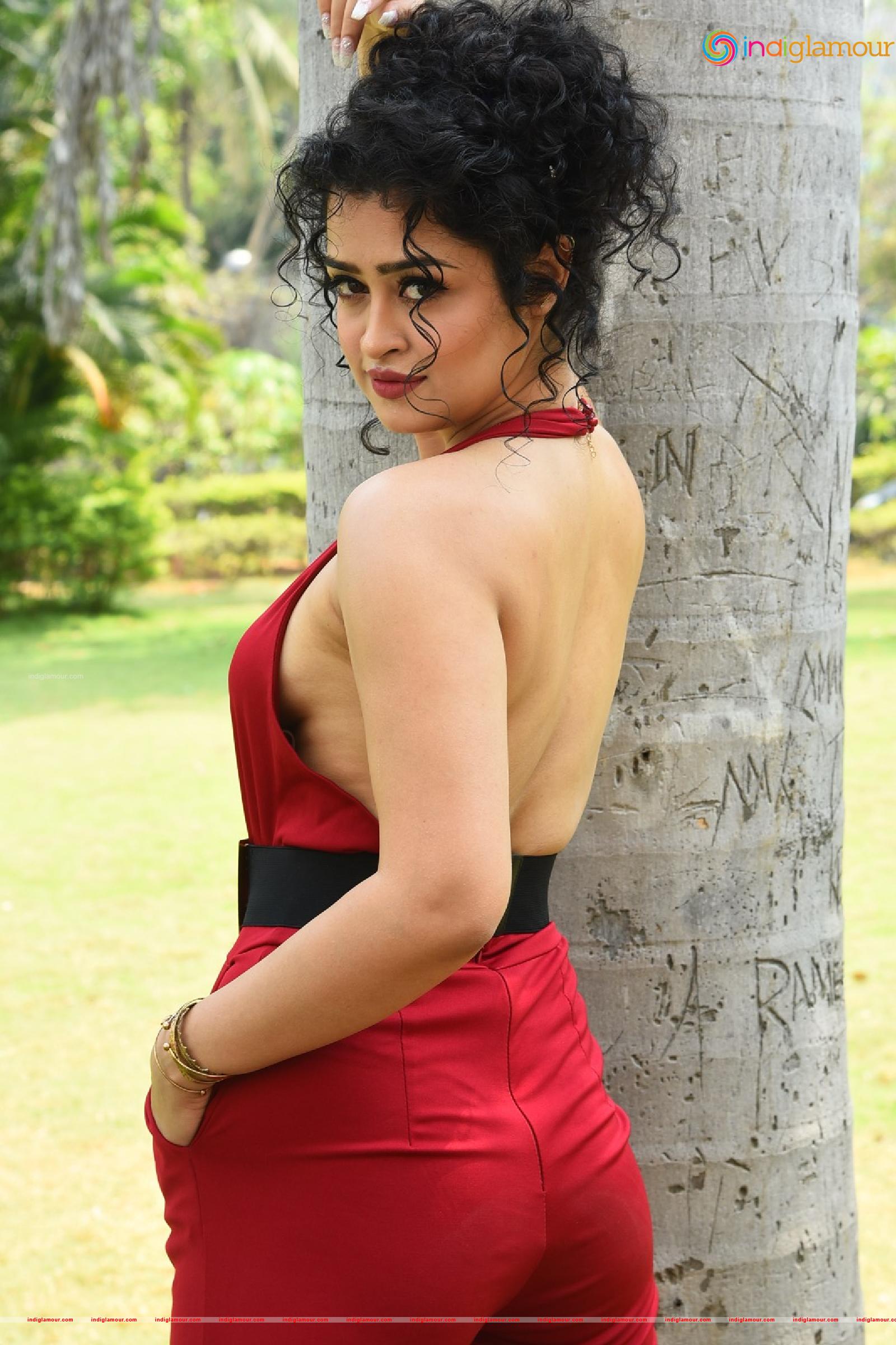 Apsara Rani Actress hd photo