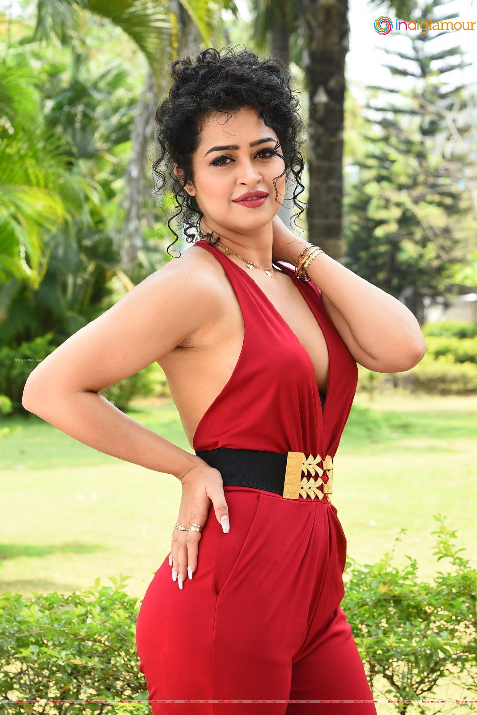 Apsara Rani Actress hd photo