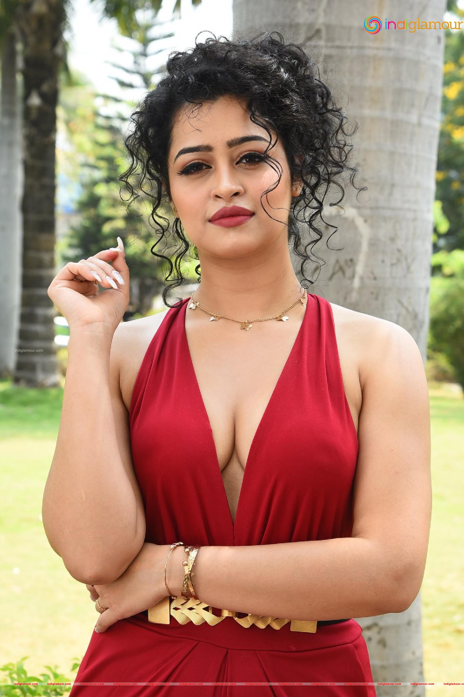 Apsara Rani Actress hd photo