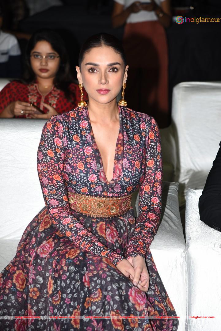 Aditi Rao Hydari Actress hd photo