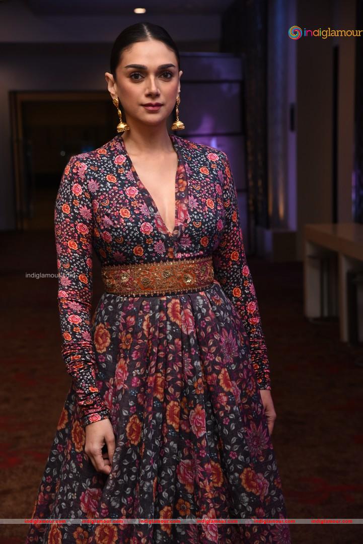 Aditi Rao Hydari Actress hd photo