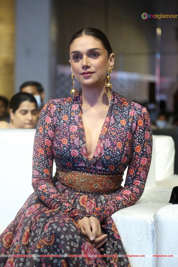 Aditi Rao Hydari Actress hd photo