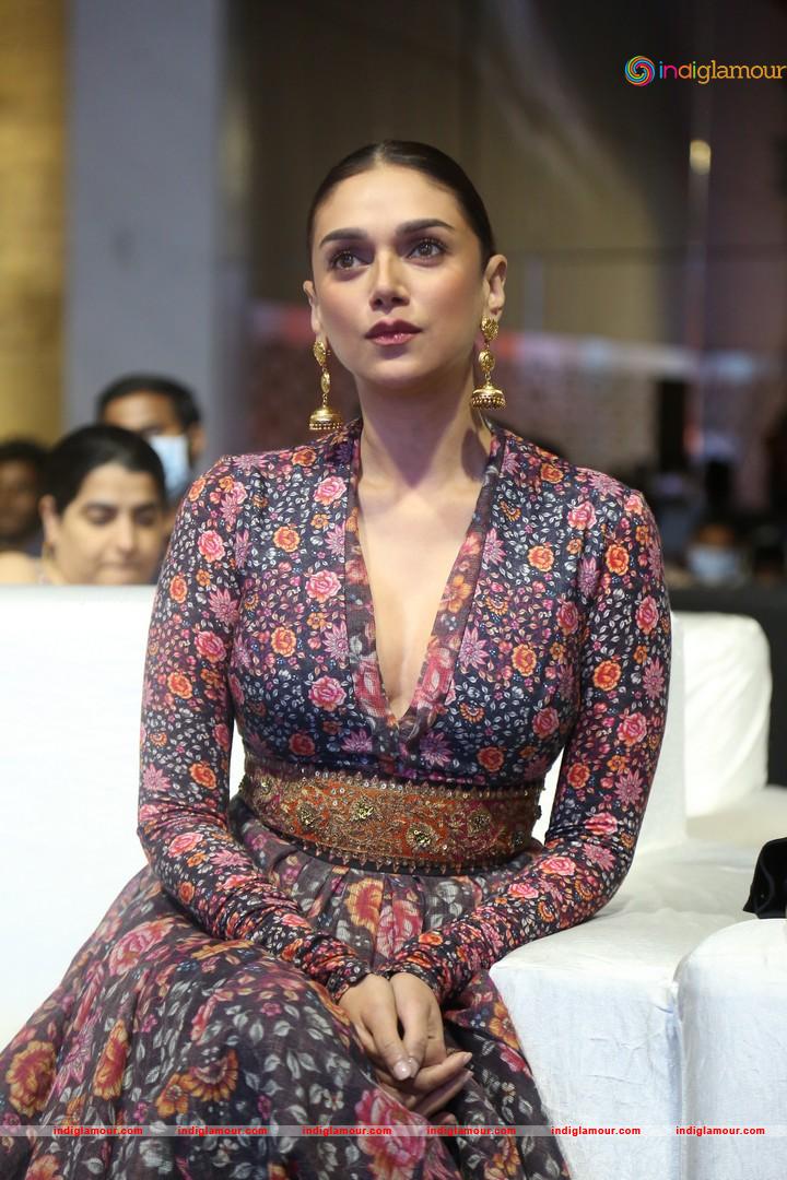 Aditi Rao Hydari Actress hd photo