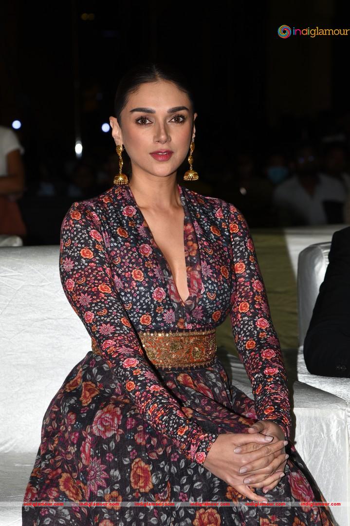 Aditi Rao Hydari Actress hd photo