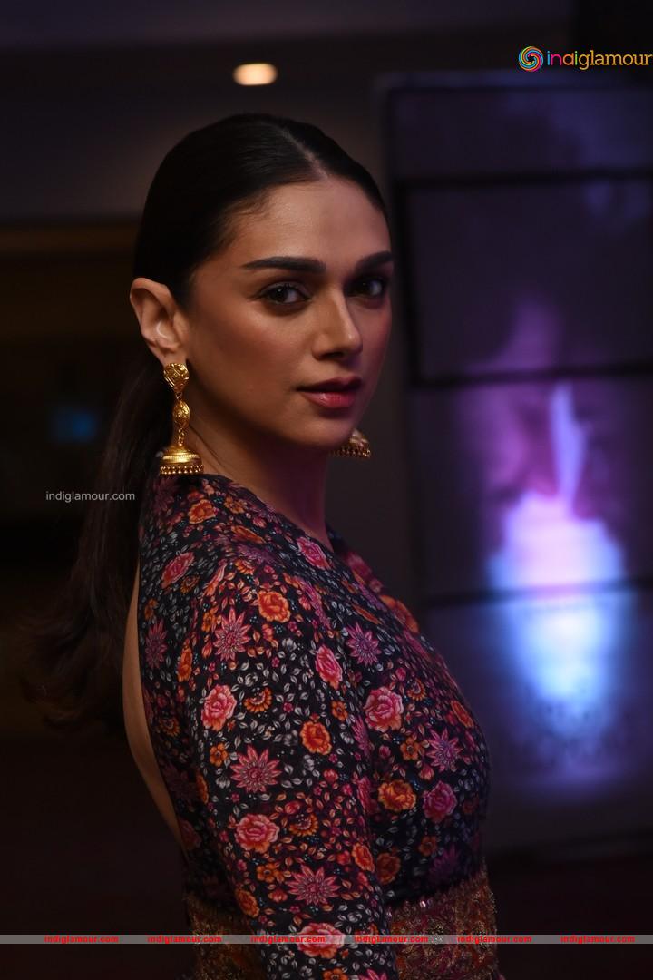 Aditi Rao Hydari Actress hd photo