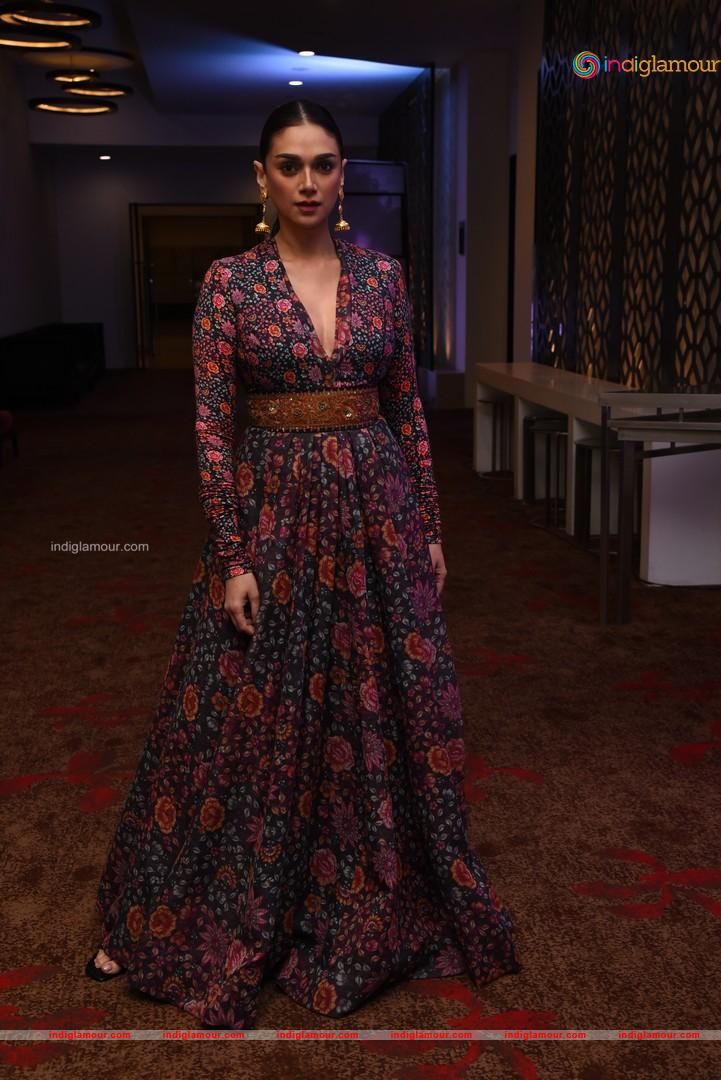 Aditi Rao Hydari Actress hd photo
