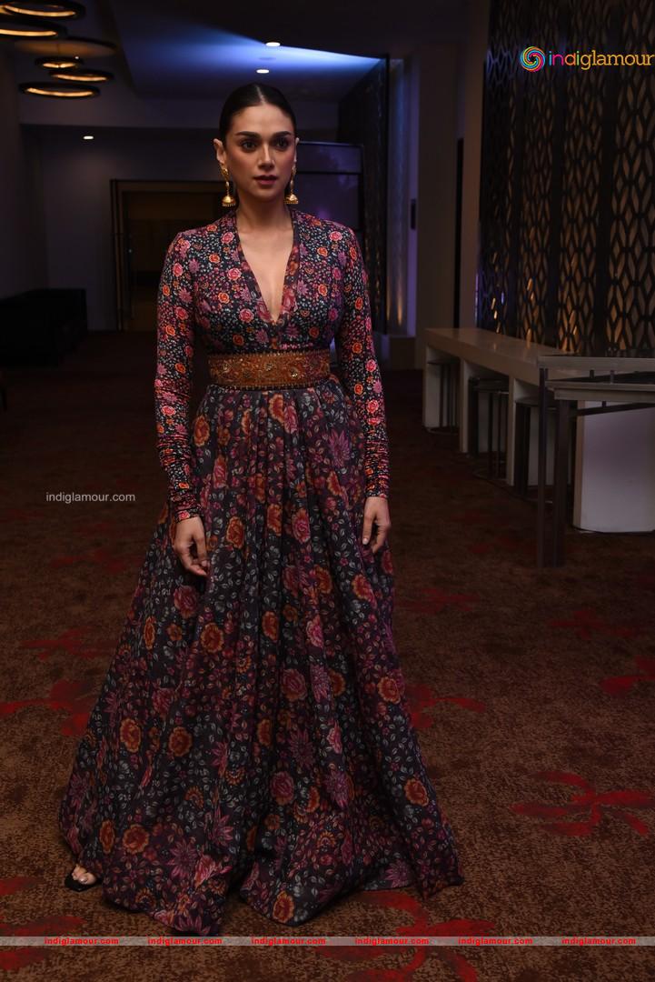 Aditi Rao Hydari Actress hd photo
