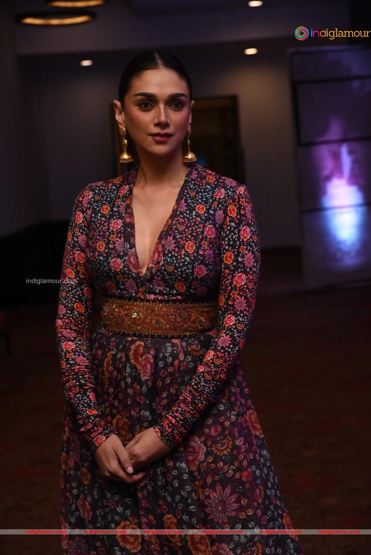 Aditi Rao Hydari Actress hd photo