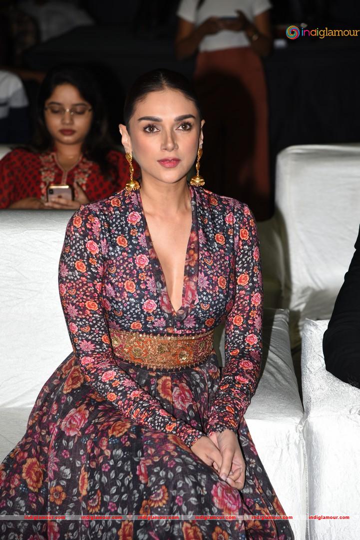 Aditi Rao Hydari Actress hd photo