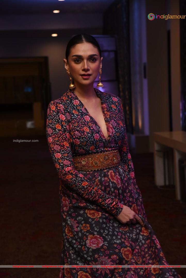 Aditi Rao Hydari Actress hd photo