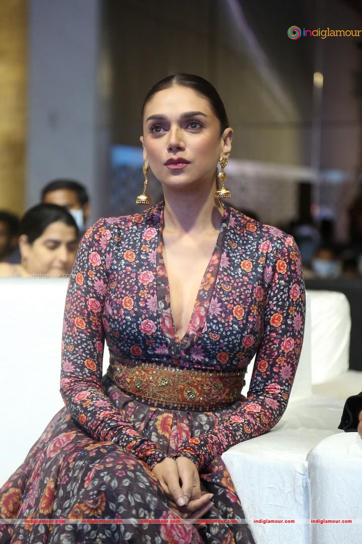 Aditi Rao Hydari Actress hd photo