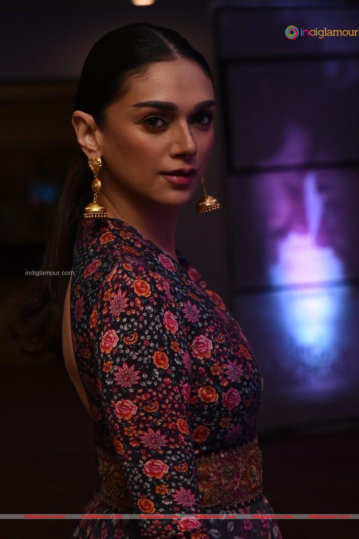 Aditi Rao Hydari Actress hd photo