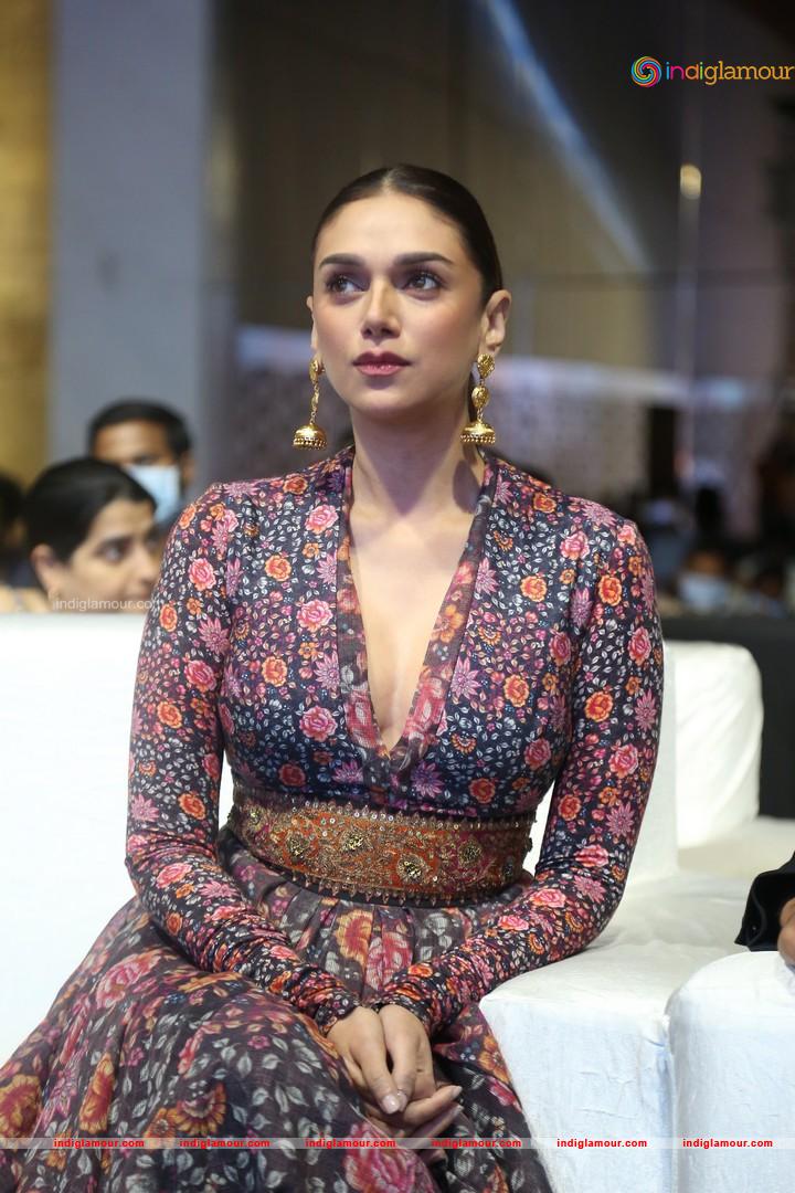 Aditi Rao Hydari Actress hd photo