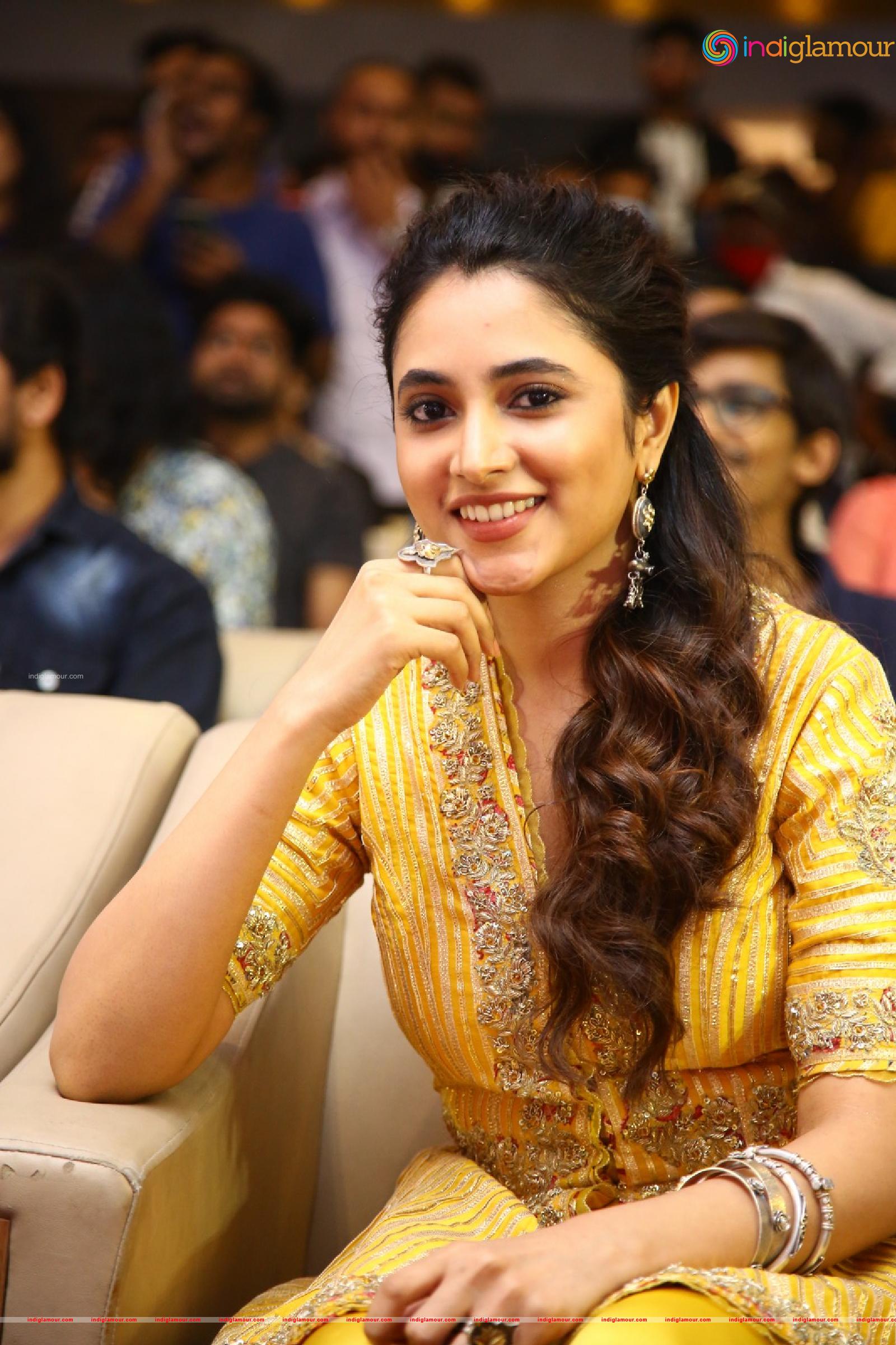 Priyanka Mohan Actress hd photo