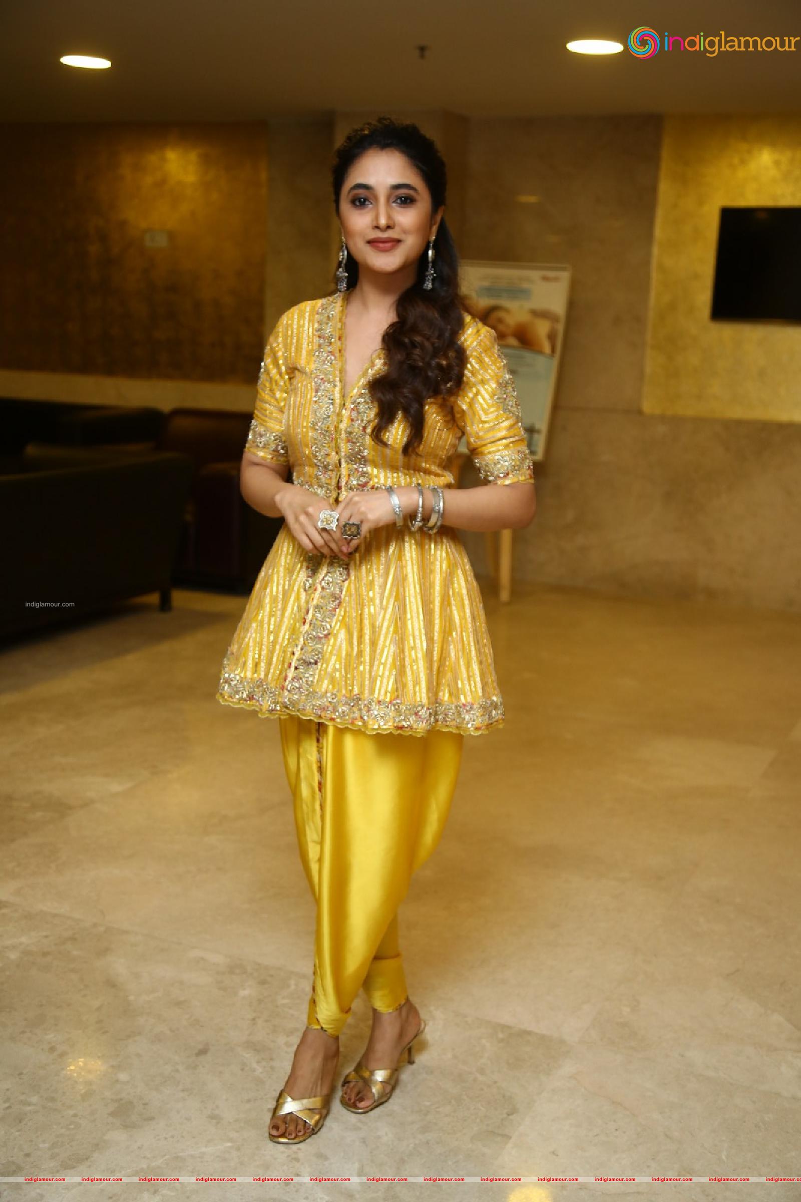 Priyanka Mohan Actress hd photo
