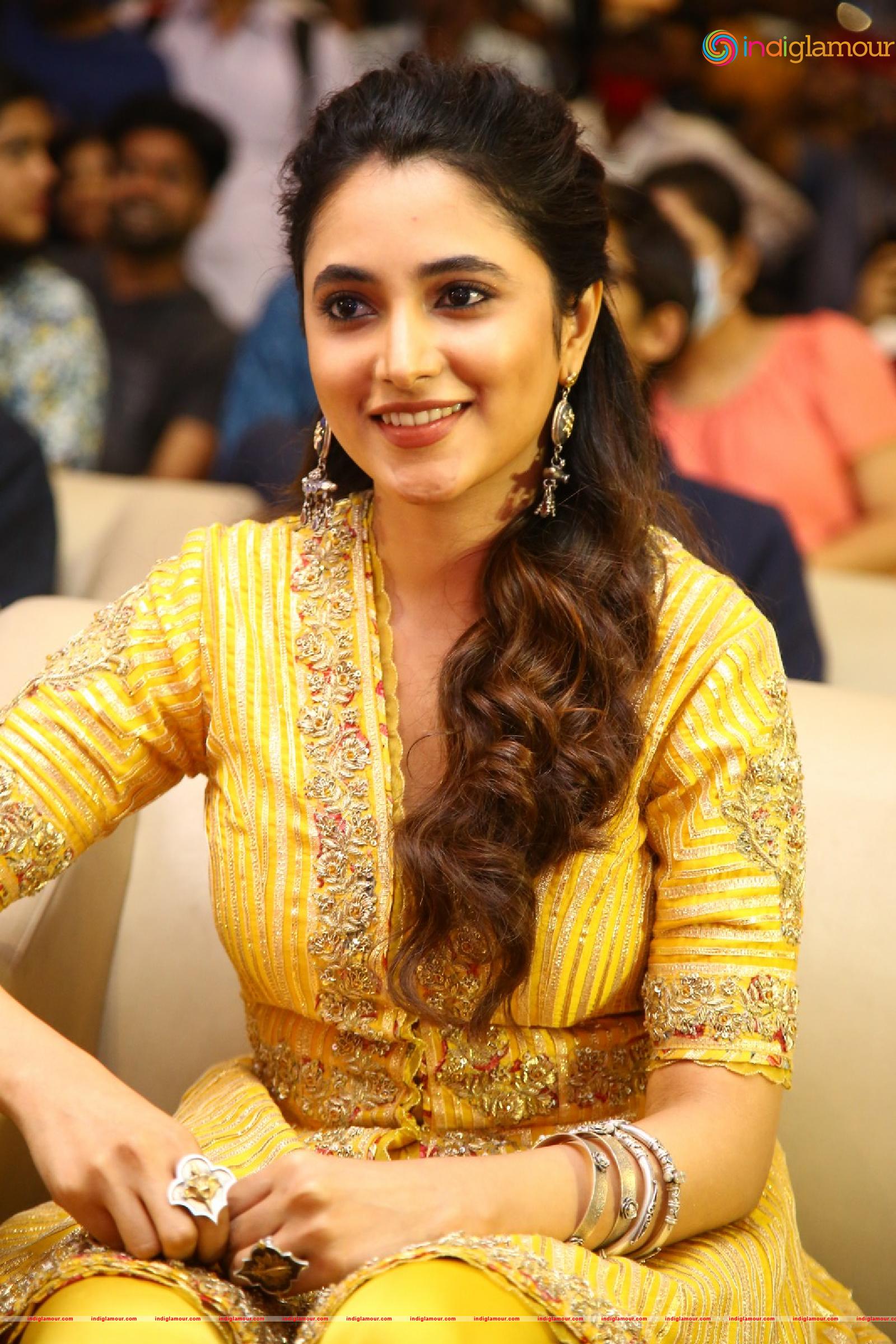 Priyanka Mohan Actress hd photo