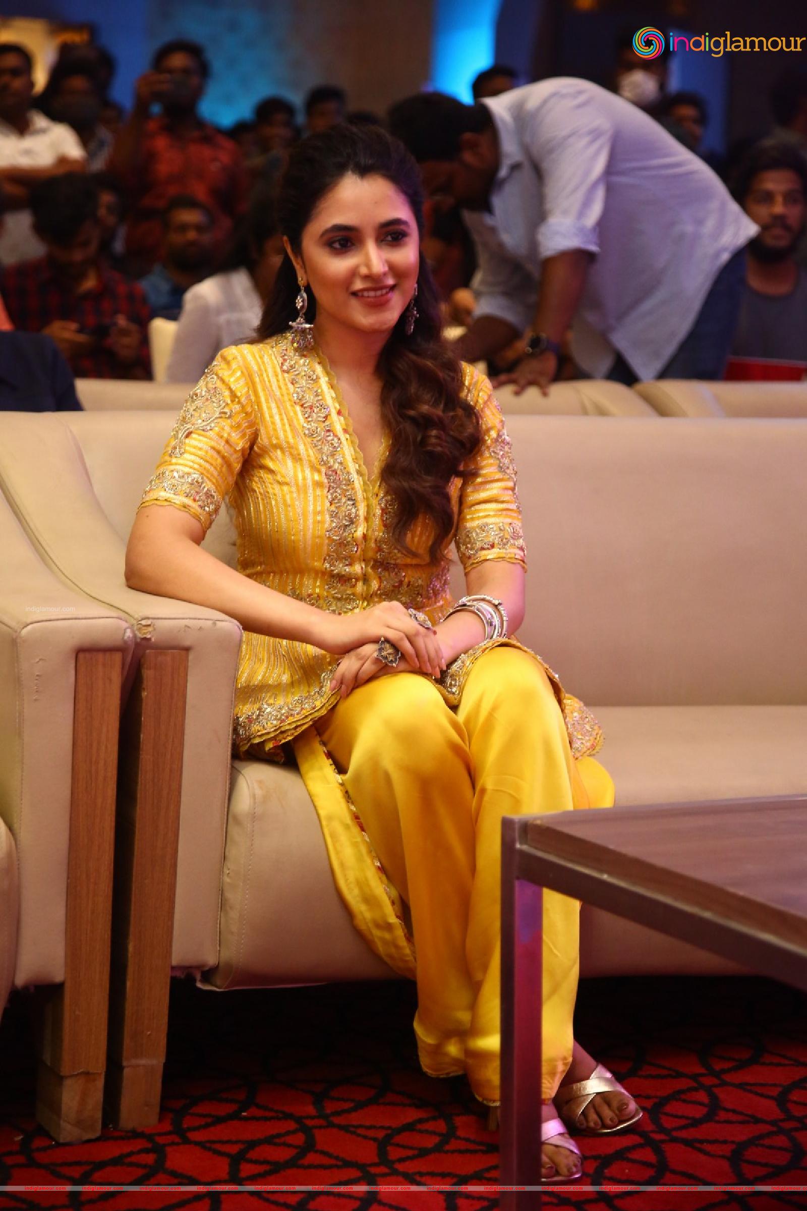 Priyanka Mohan Actress hd photo
