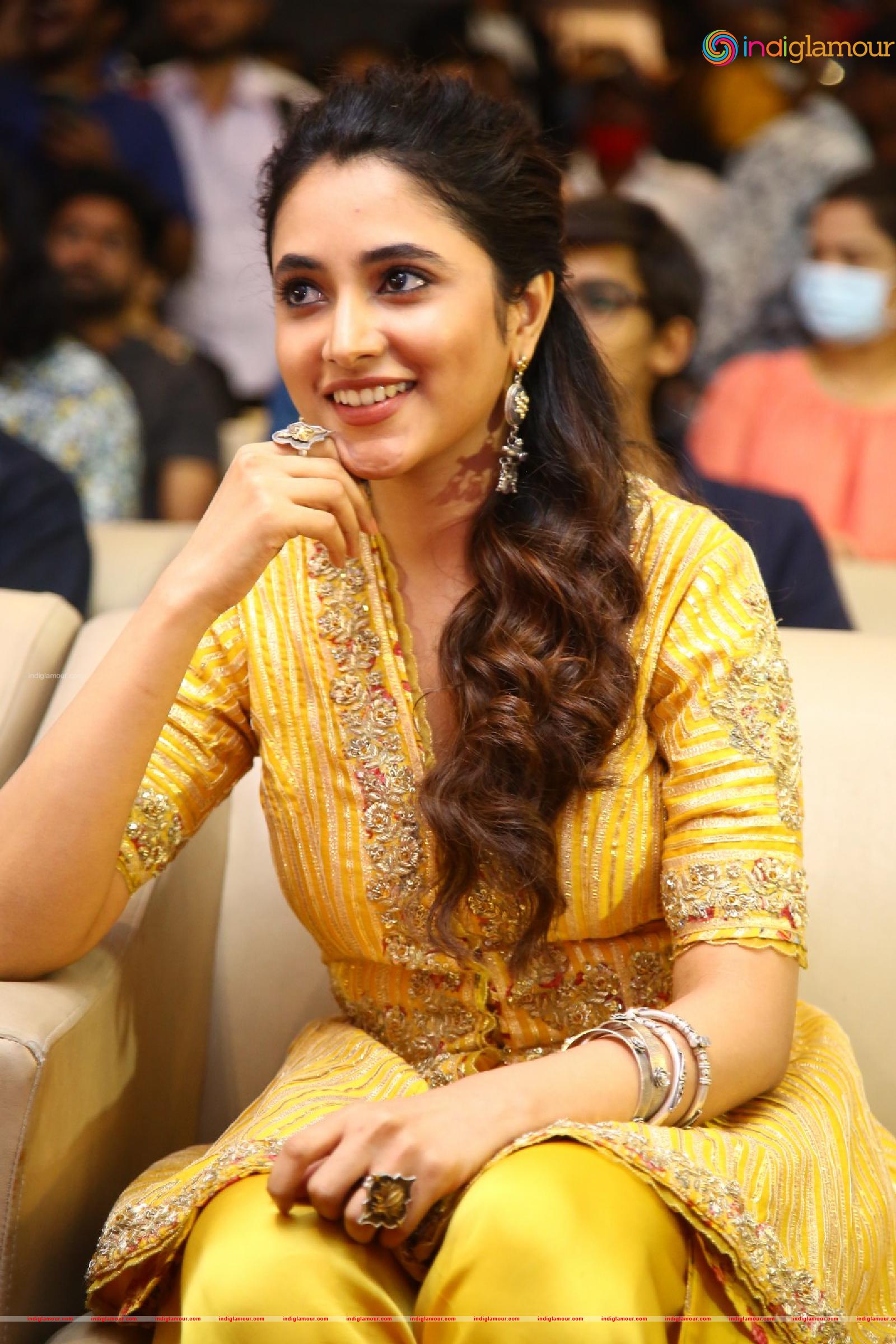 Priyanka Mohan Actress hd photo