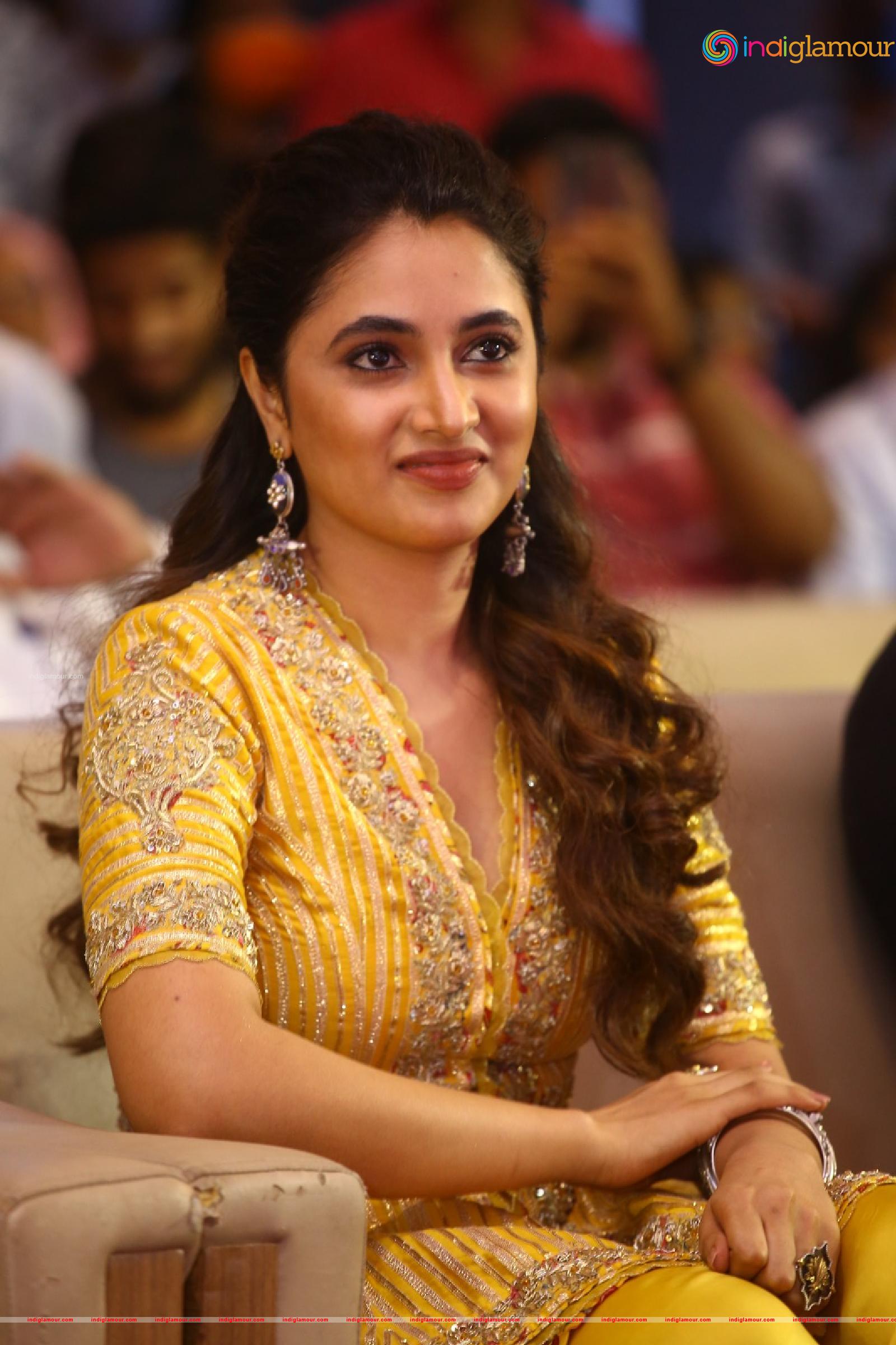Priyanka Mohan Actress hd photo