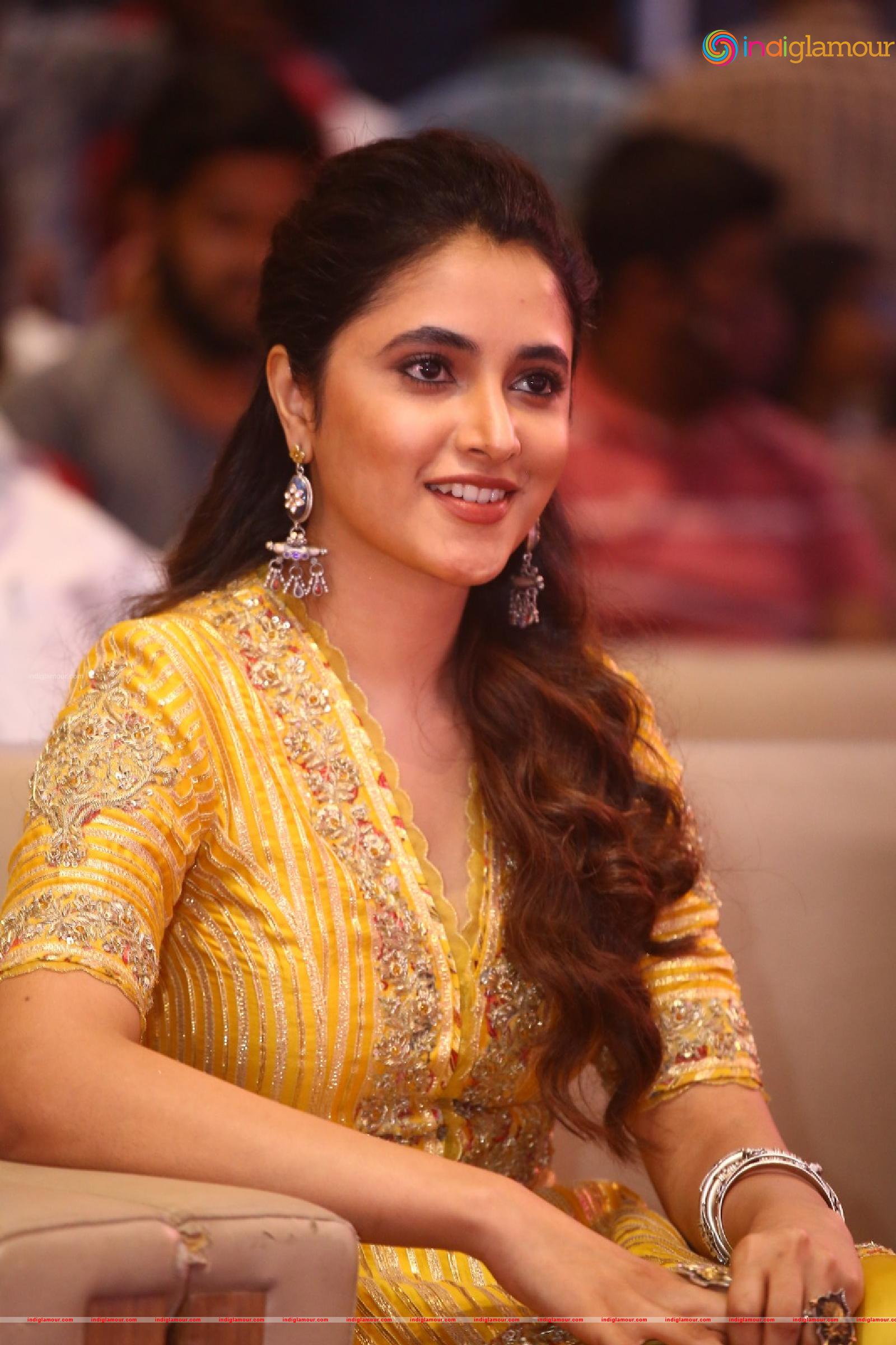 Priyanka Mohan Actress hd photo