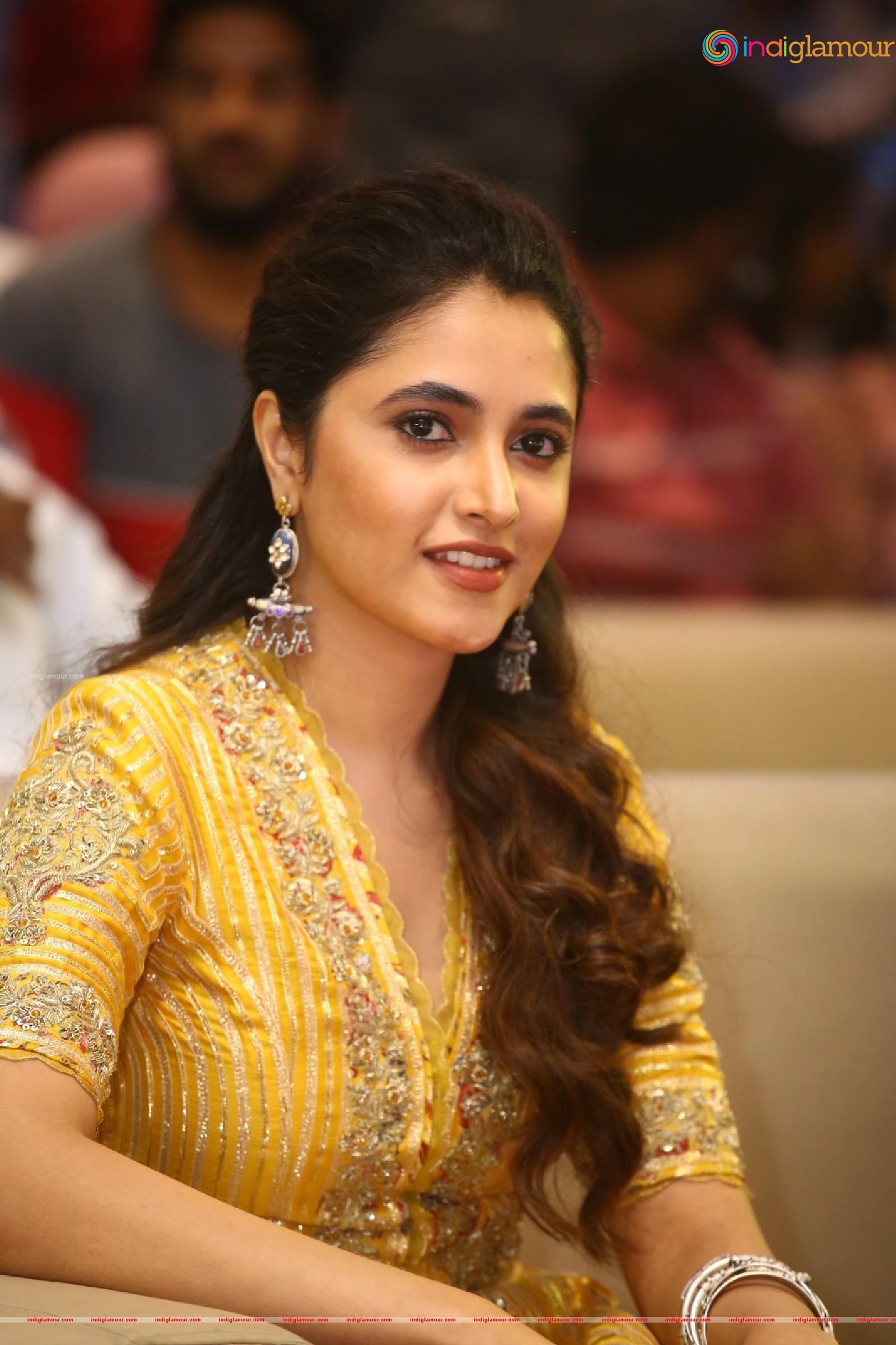 Priyanka Mohan Actress hd photo