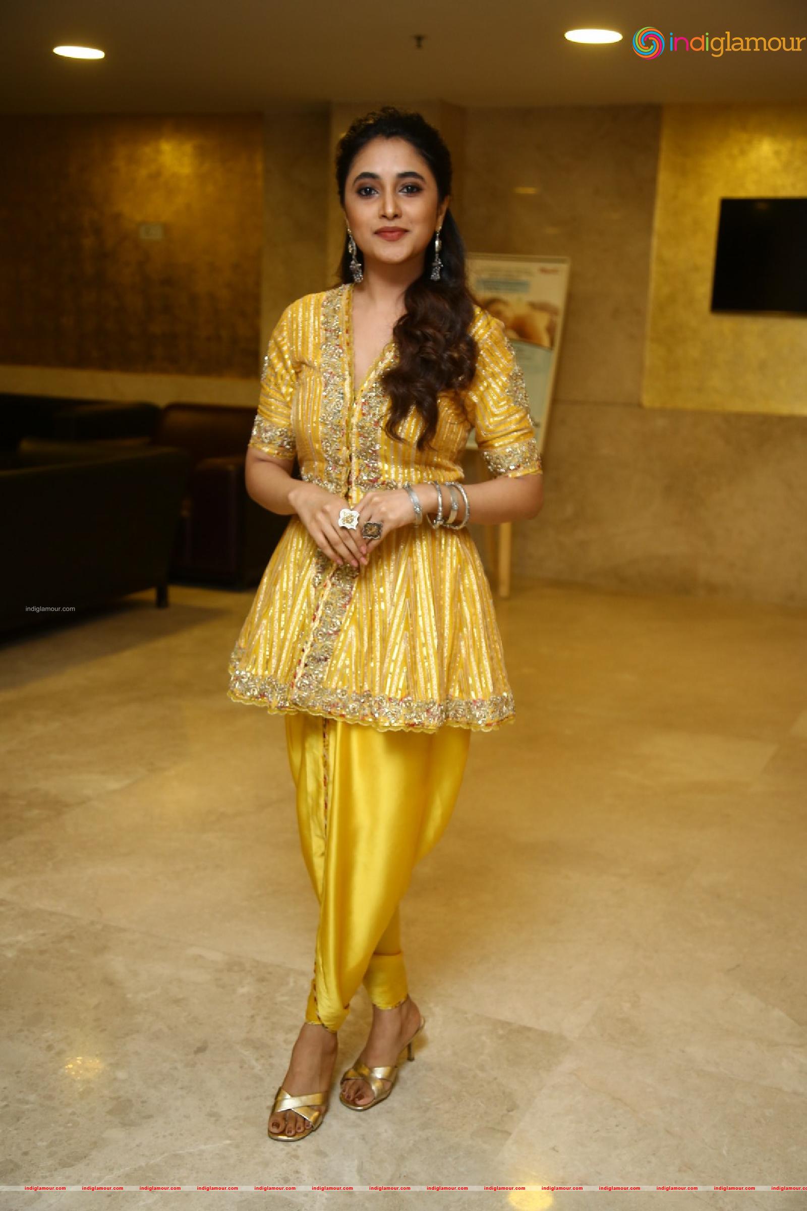 Priyanka Mohan Actress hd photo