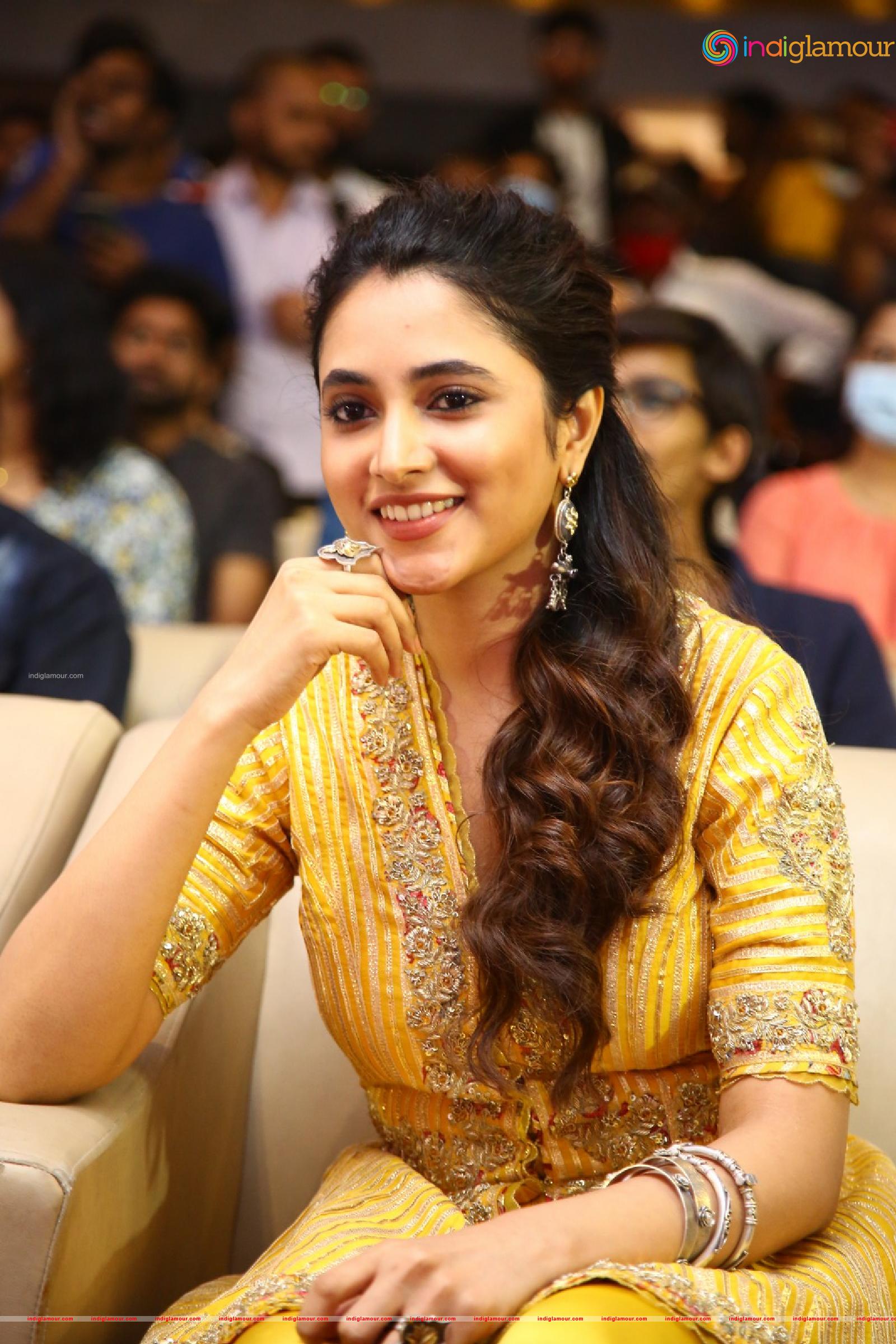 Priyanka Mohan Actress hd photo