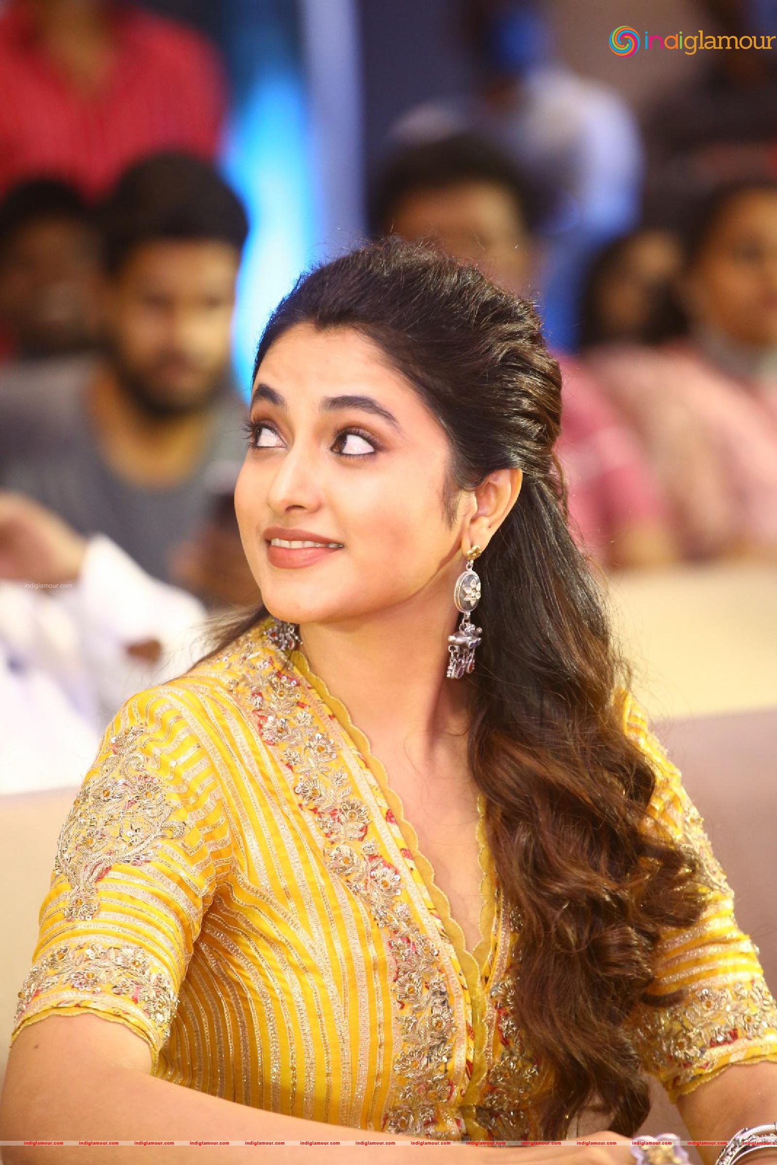 Priyanka Mohan Actress hd photo