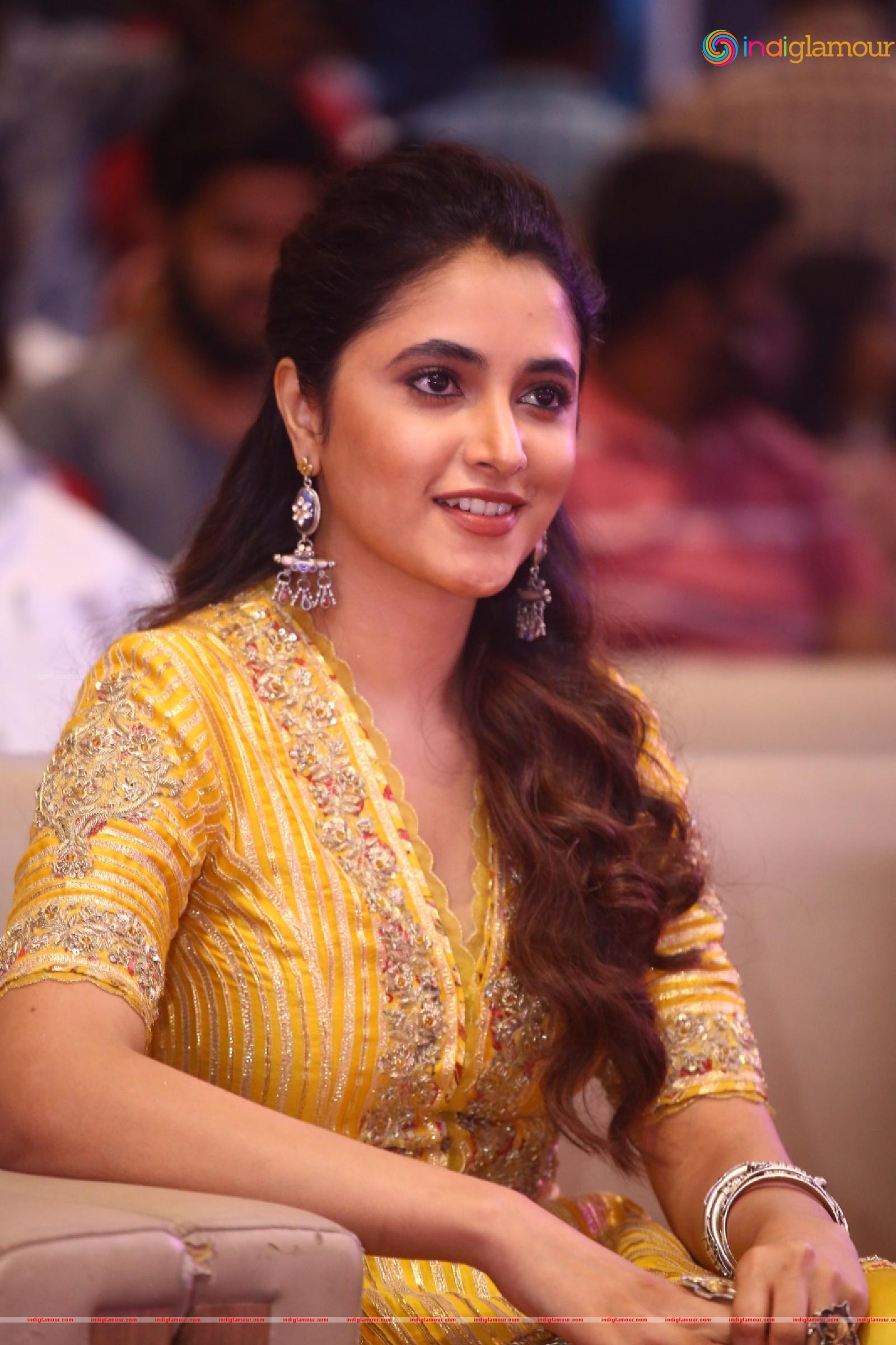 Priyanka Mohan Actress hd photo