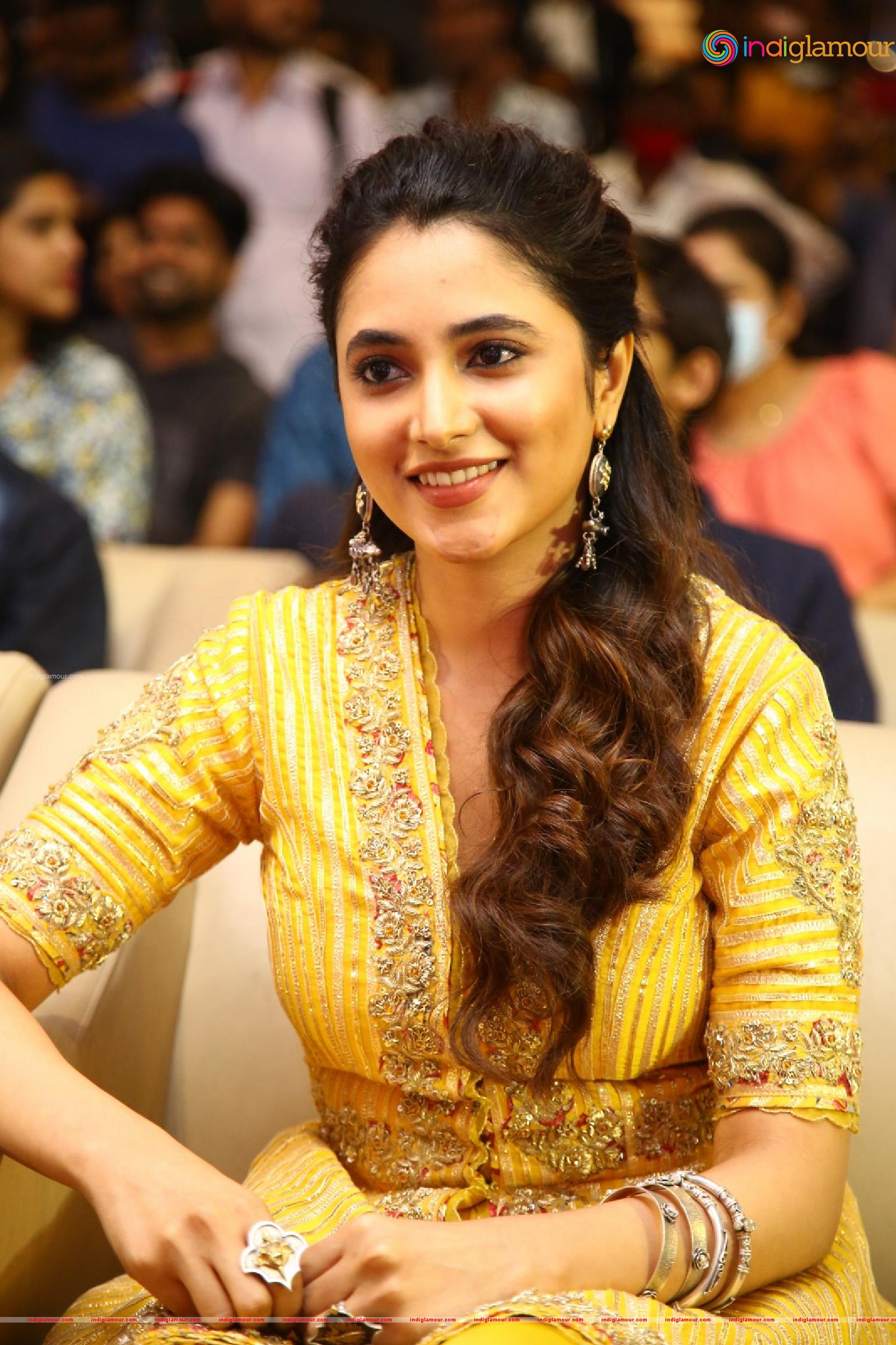 Priyanka Mohan Actress hd photo