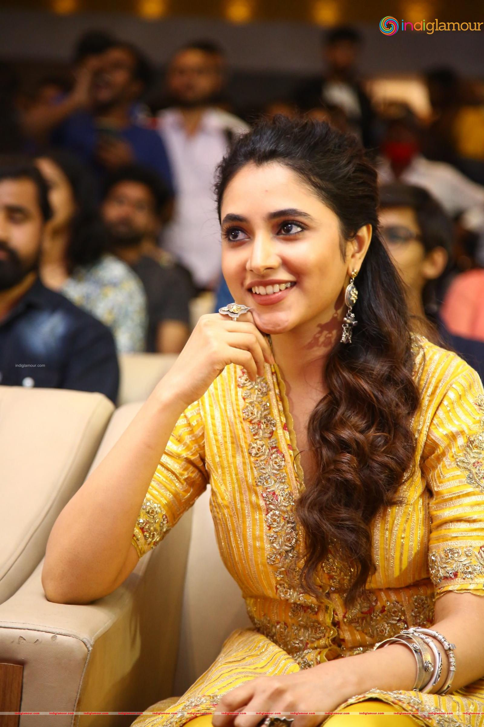 Priyanka Mohan Actress hd photo