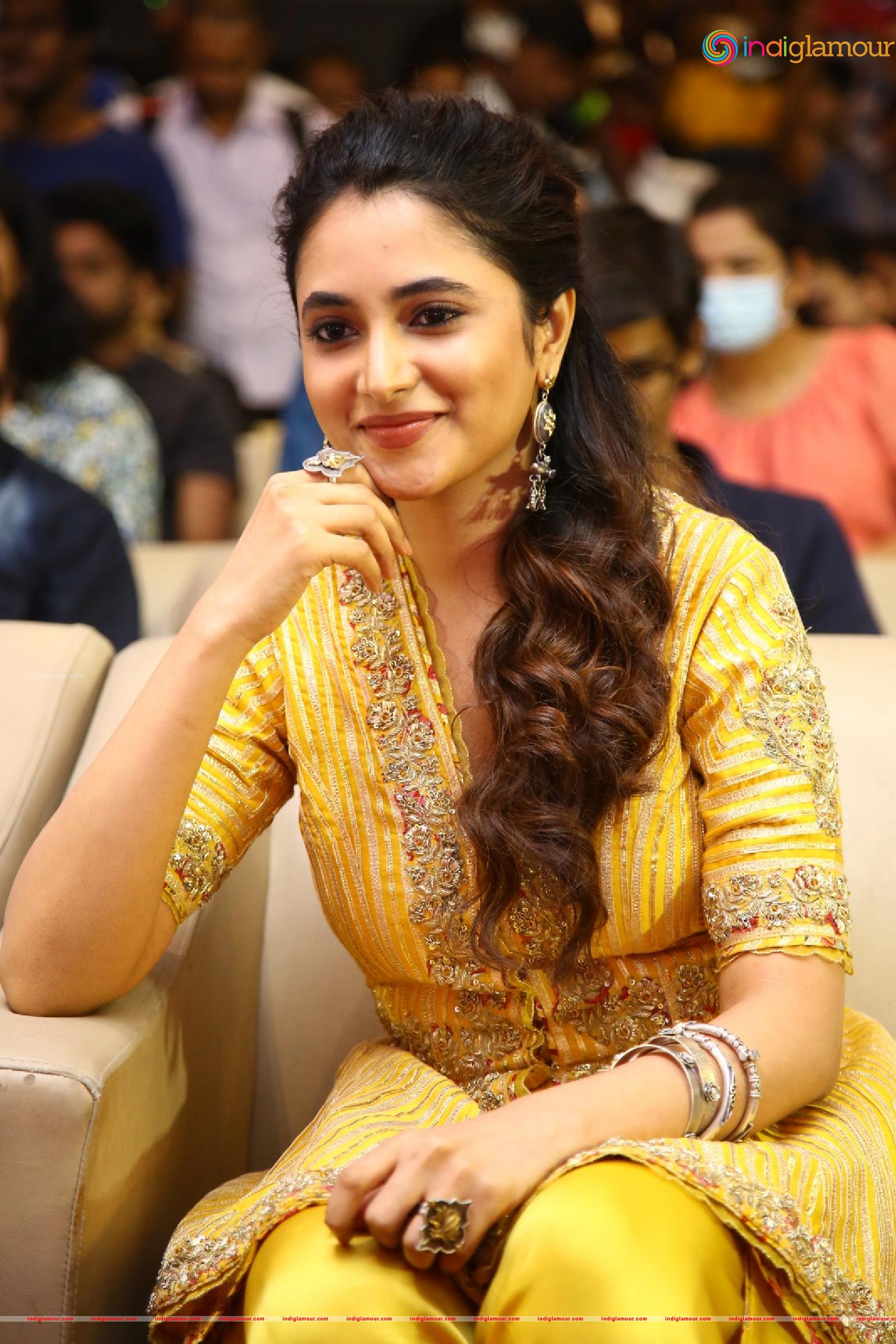 Priyanka Mohan Actress hd photo