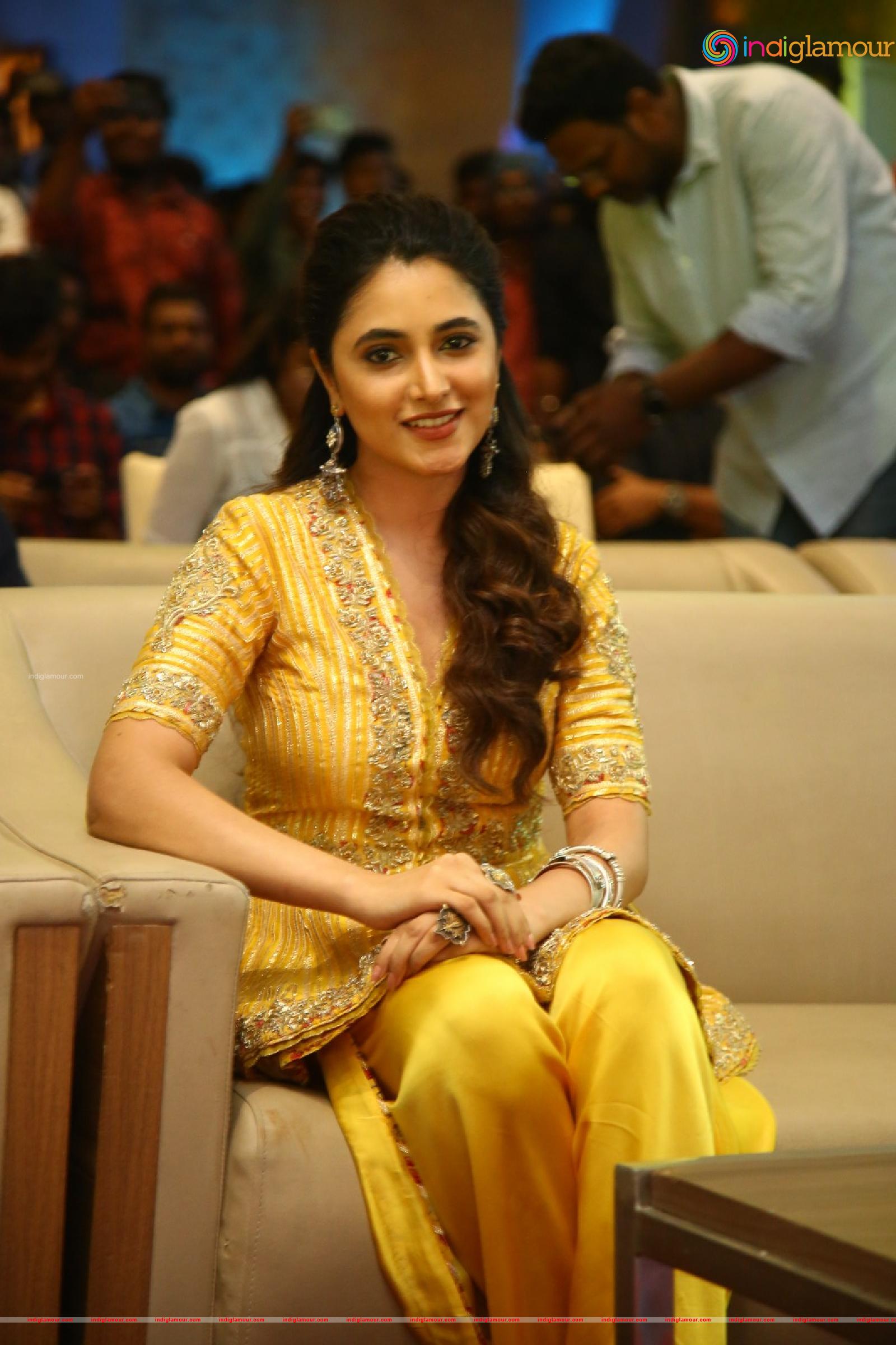 Priyanka Mohan Actress hd photo