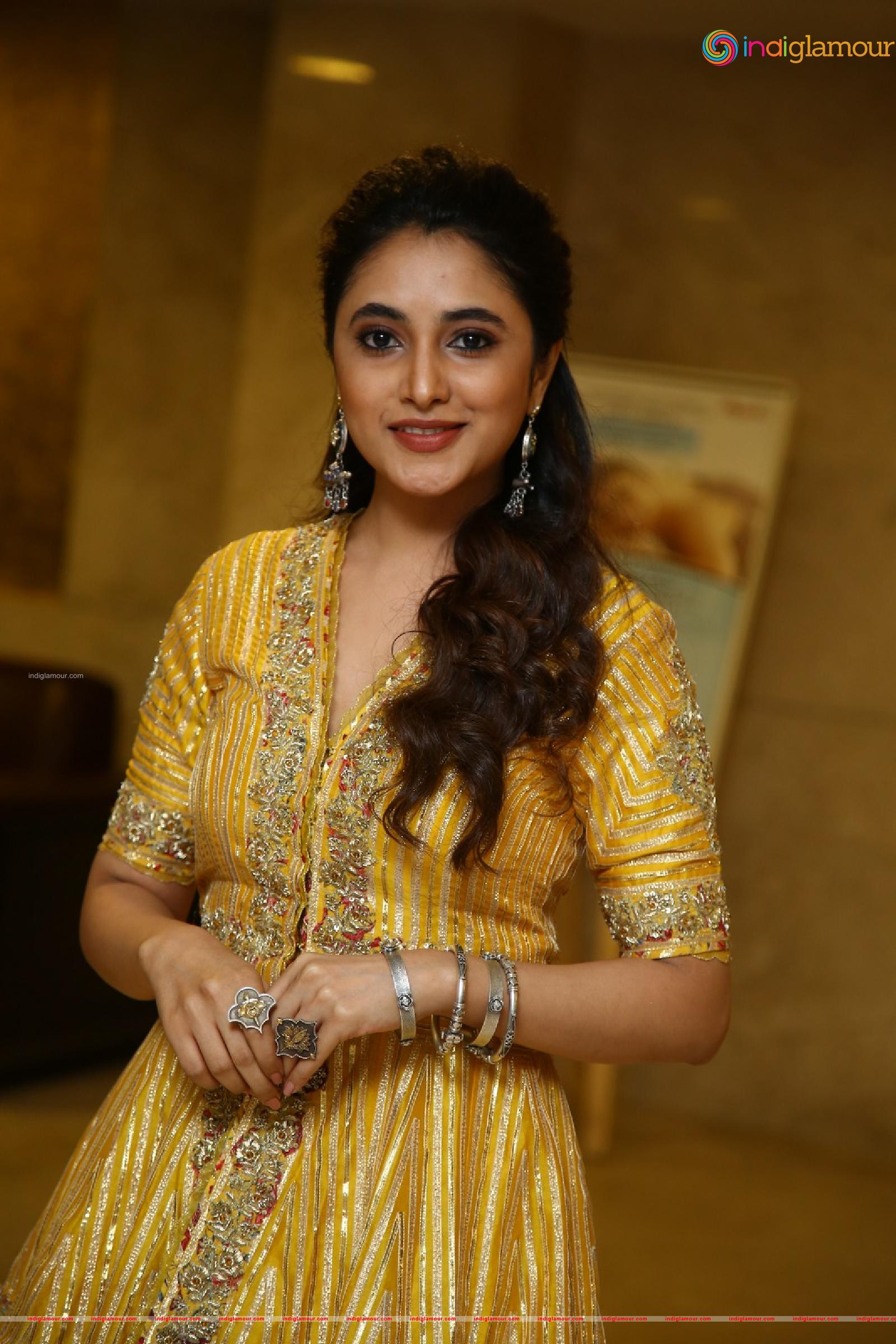 Priyanka Mohan Actress hd photo