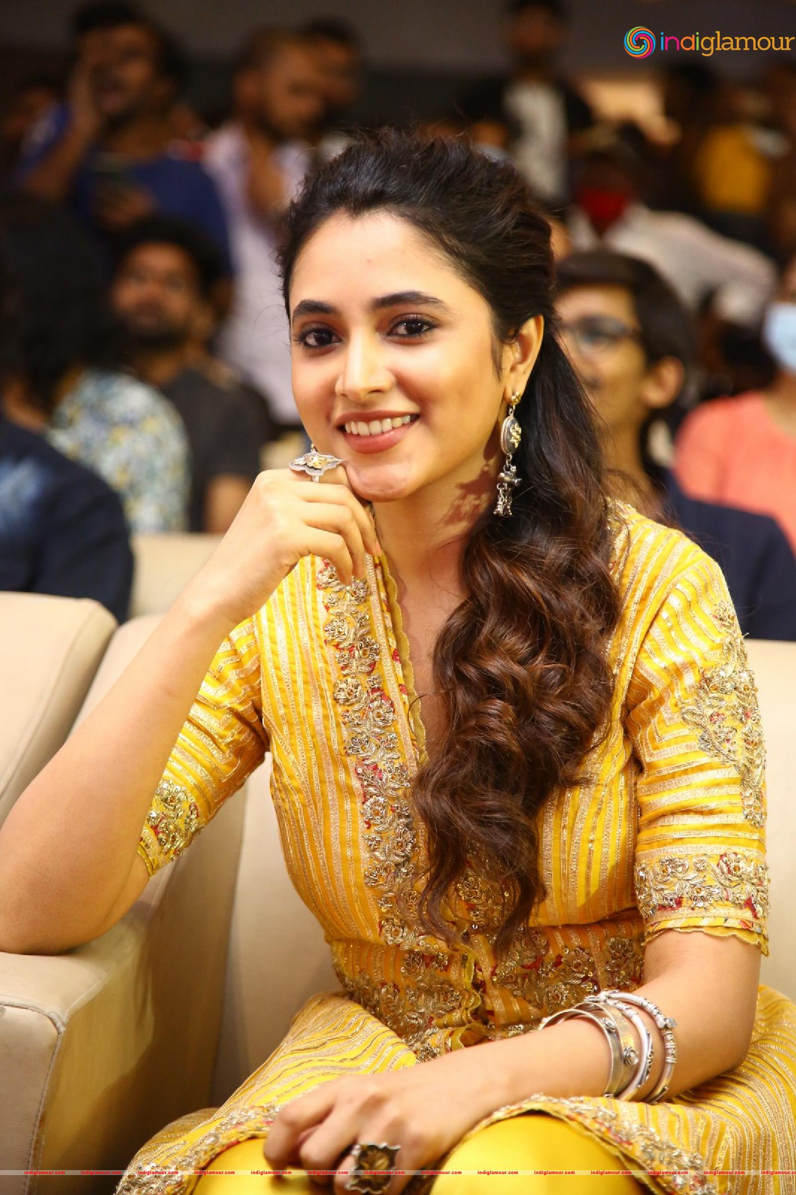 Priyanka Mohan Actress hd photo