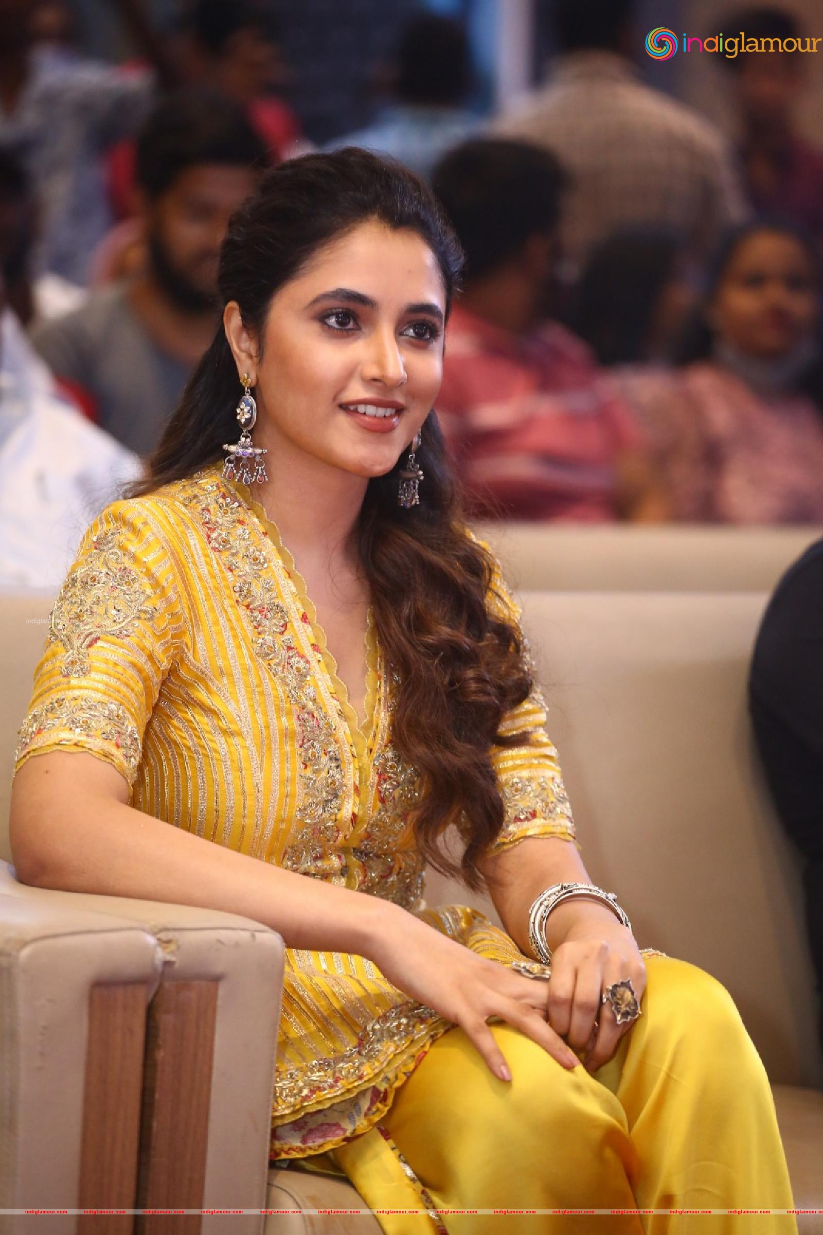 Priyanka Mohan Actress hd photo