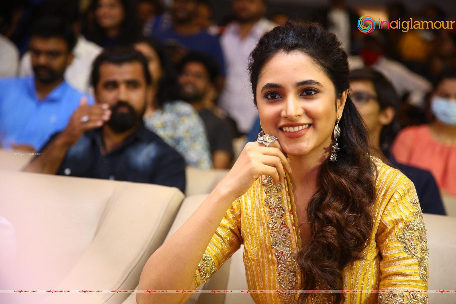 Priyanka Mohan Actress hd photo