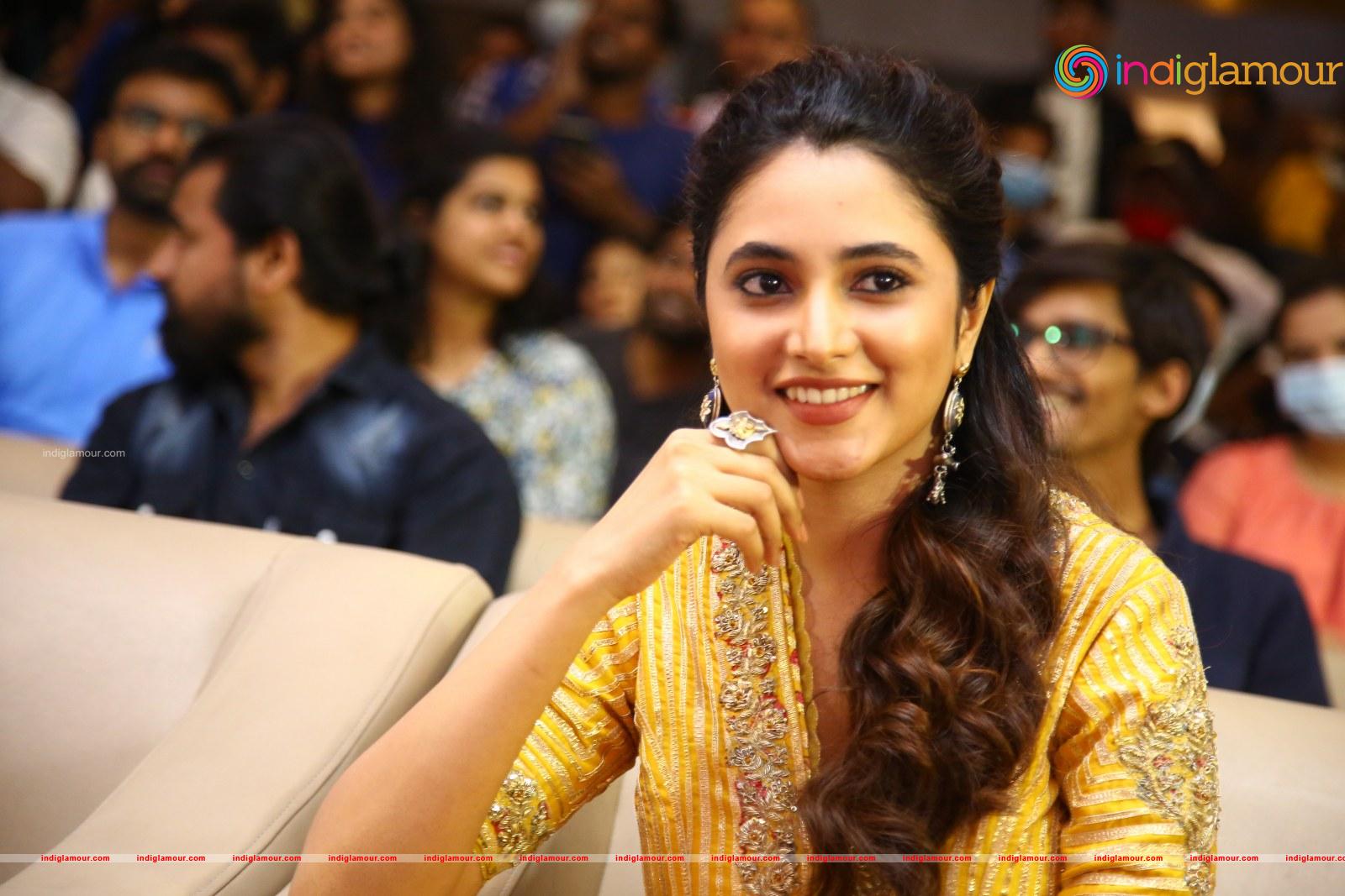 Priyanka Mohan Actress hd photo