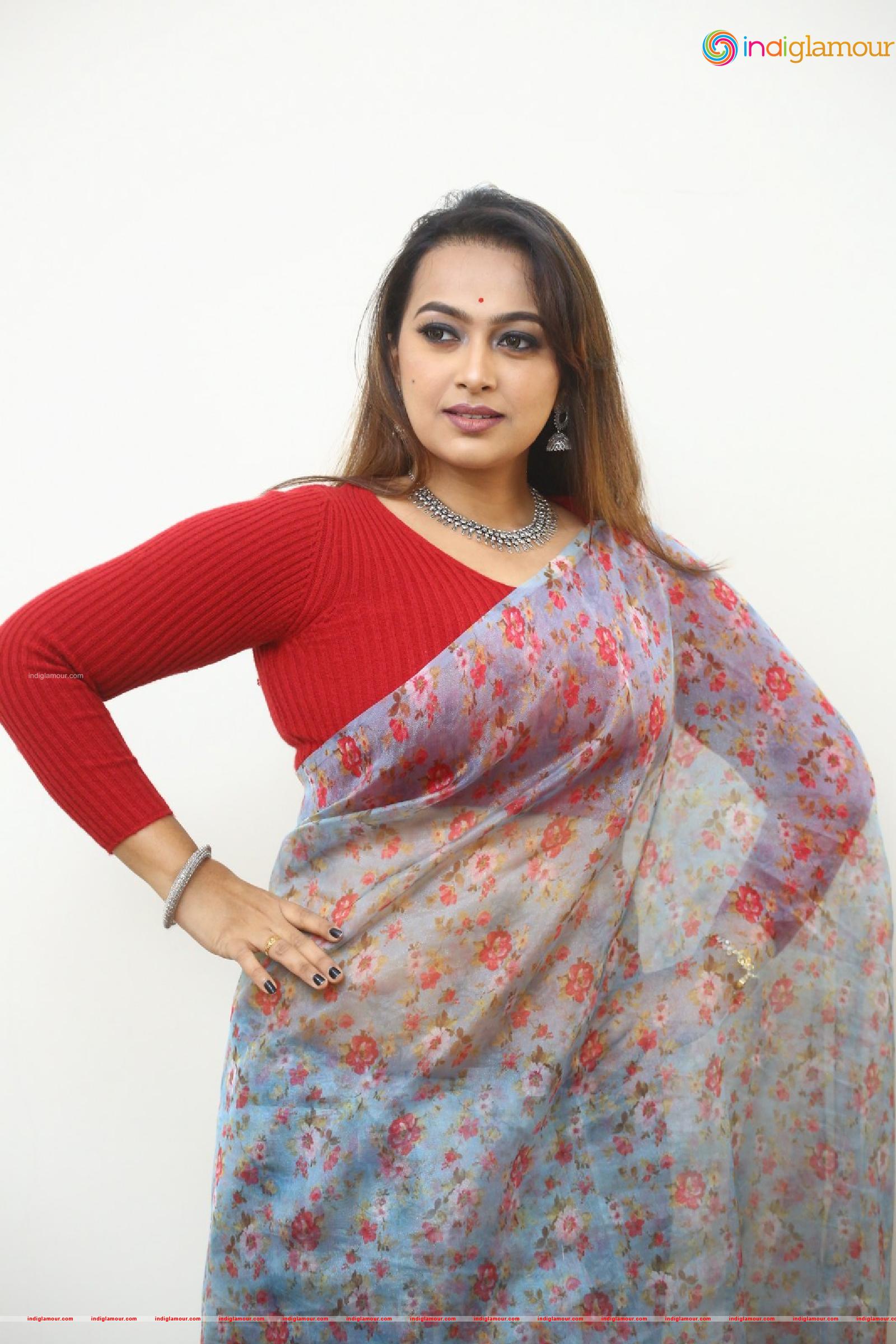 Ester Noronha Actress hd photo