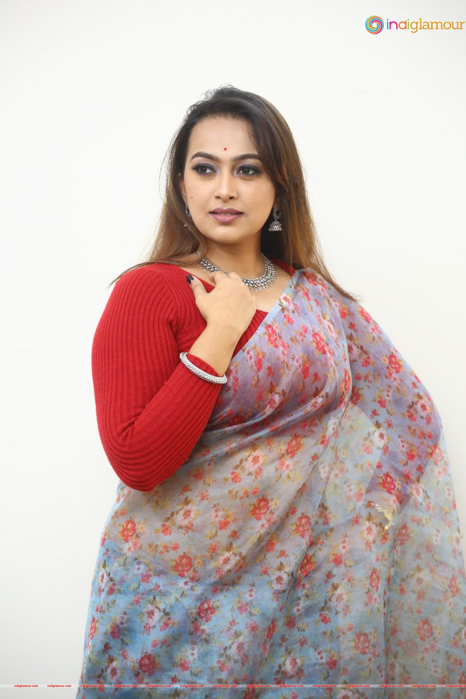 Ester Noronha Actress hd photo