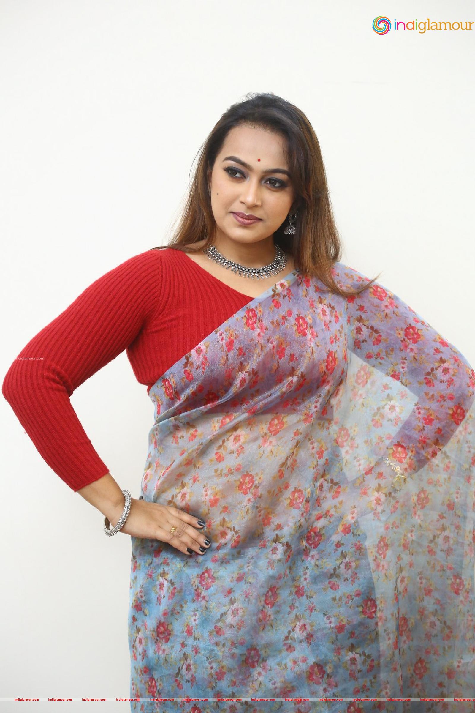 Ester Noronha Actress hd photo