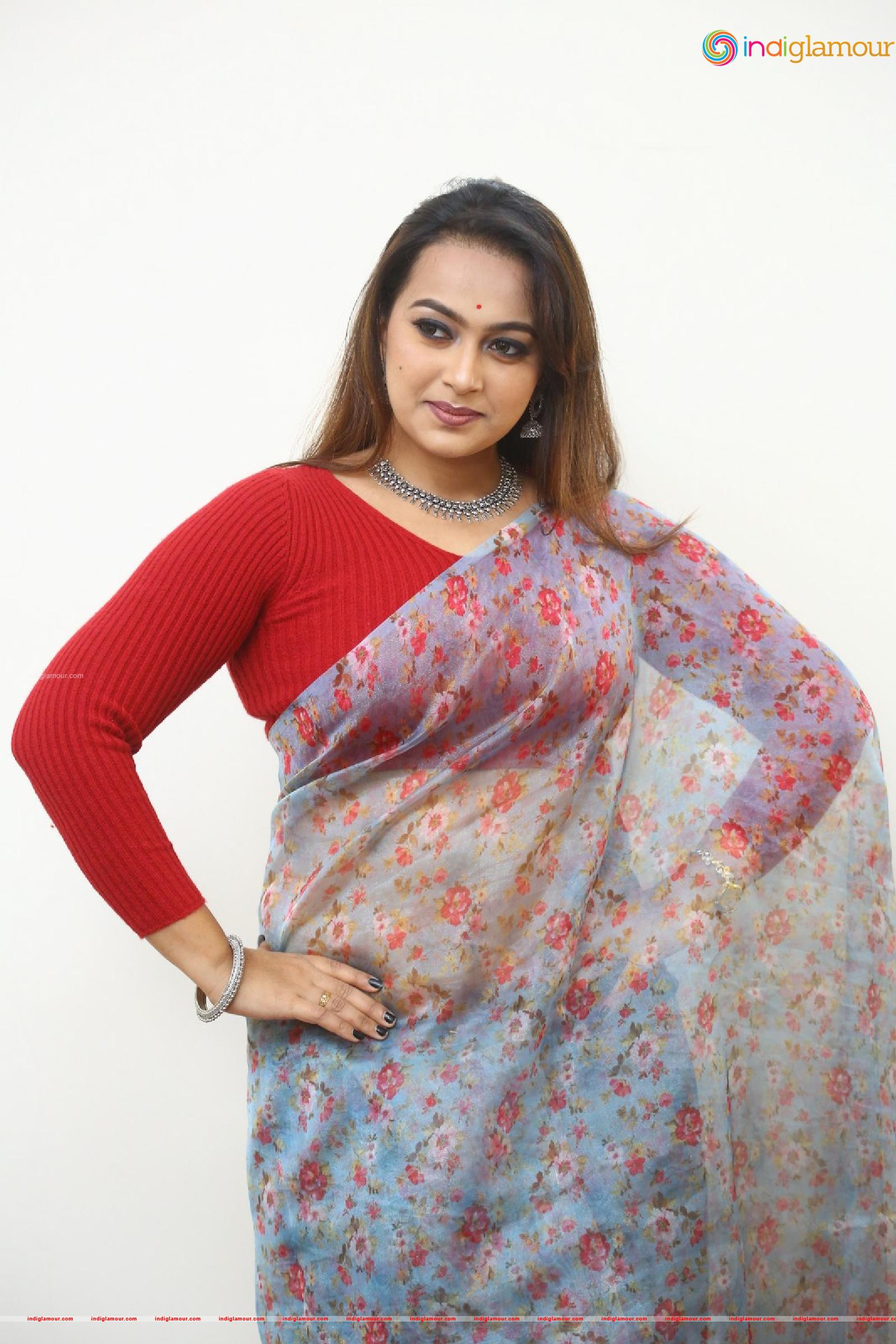 Ester Noronha Actress hd photo