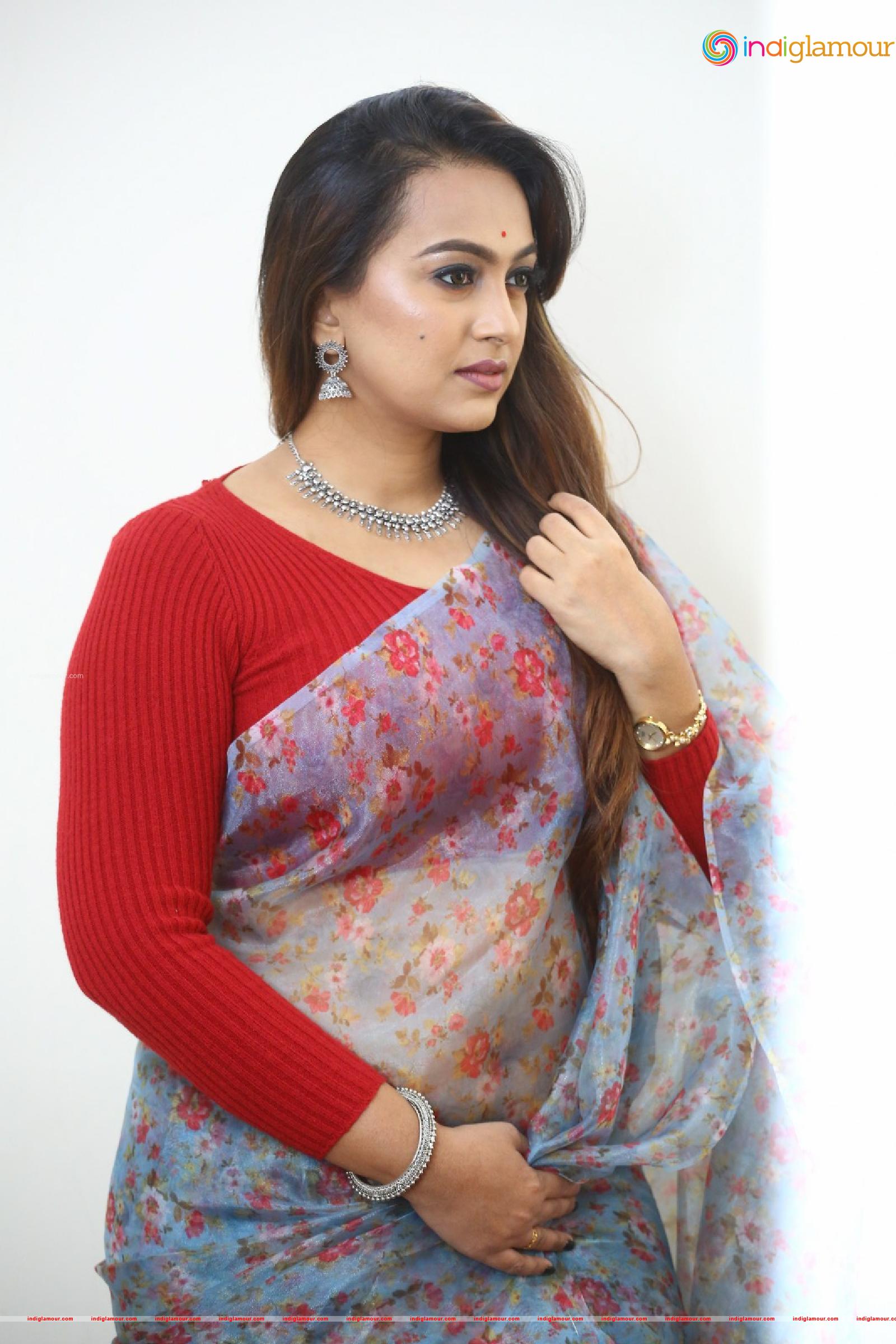Ester Noronha Actress hd photo
